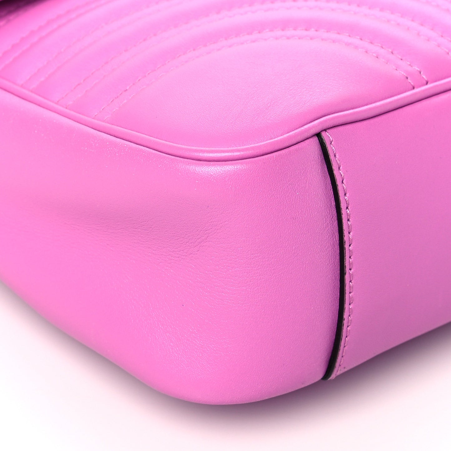 Calfskin Matelasse Medium GG Marmont Shoulder Bag Candy Mousse
