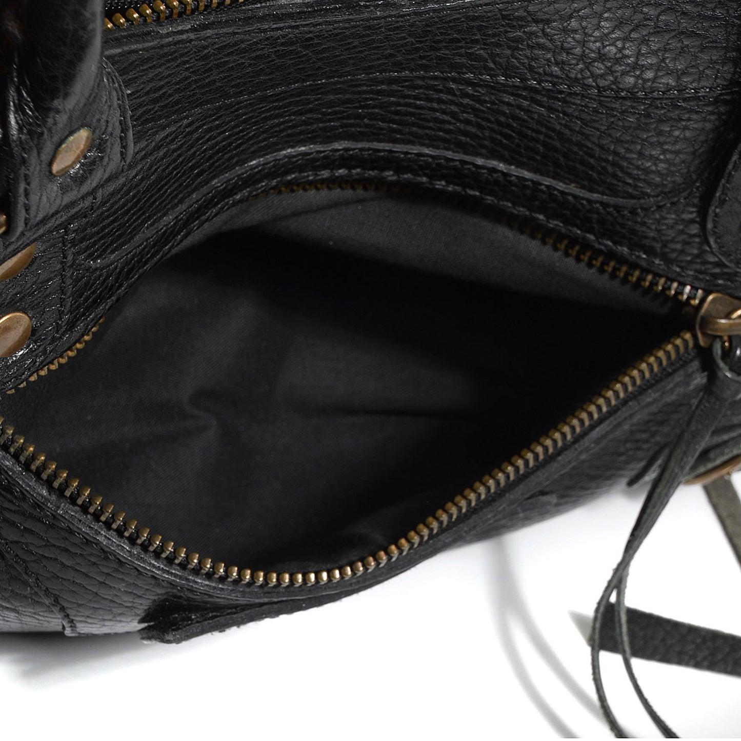 Pebbled Caribou Classic Hardware First Black