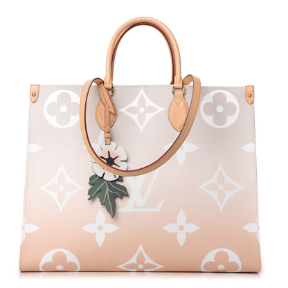 Louis Vuitton Monogram Giant By The Pool Onthego GM Brume 1 of 9