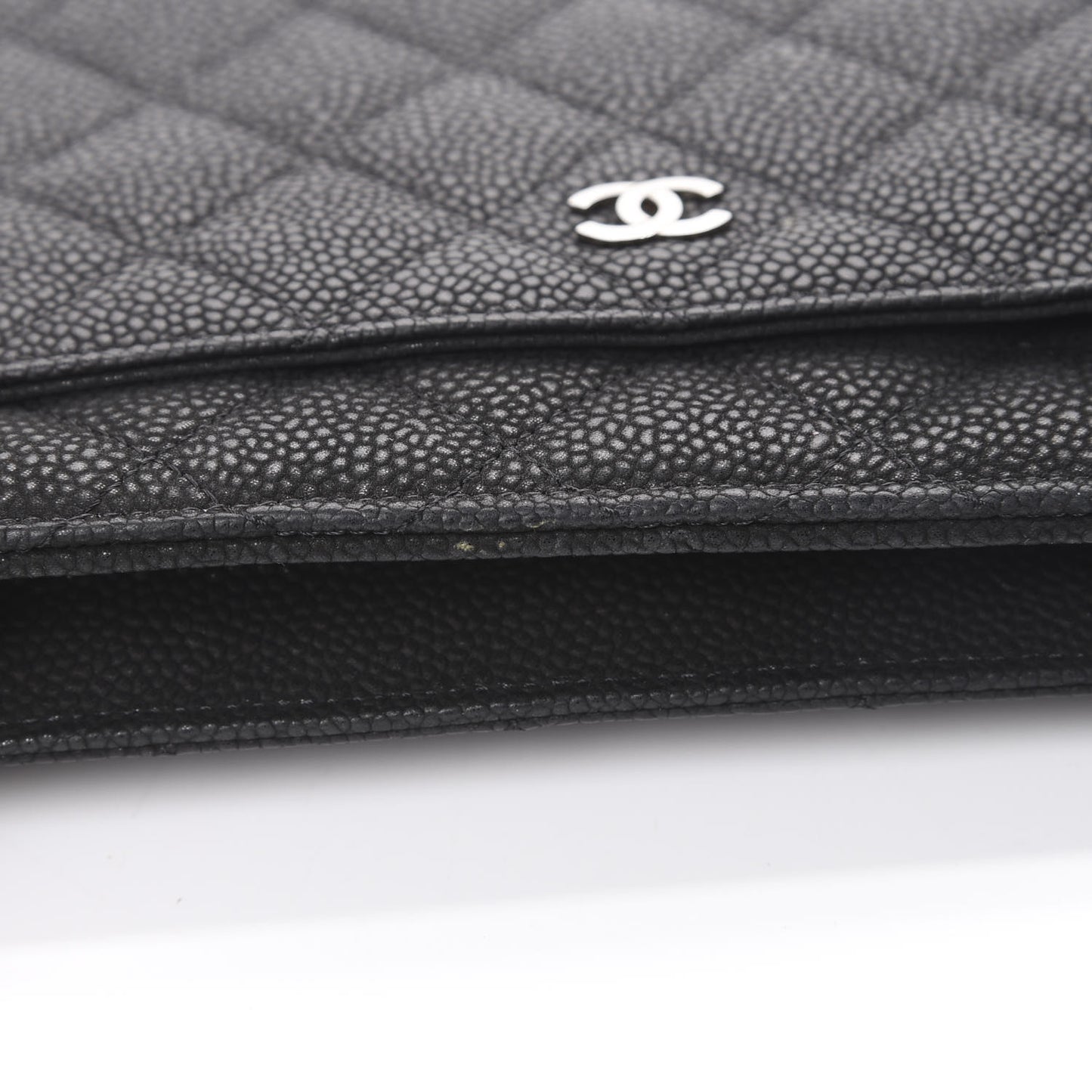 Iridescent Caviar Quilted Wallet On Chain WOC Black
