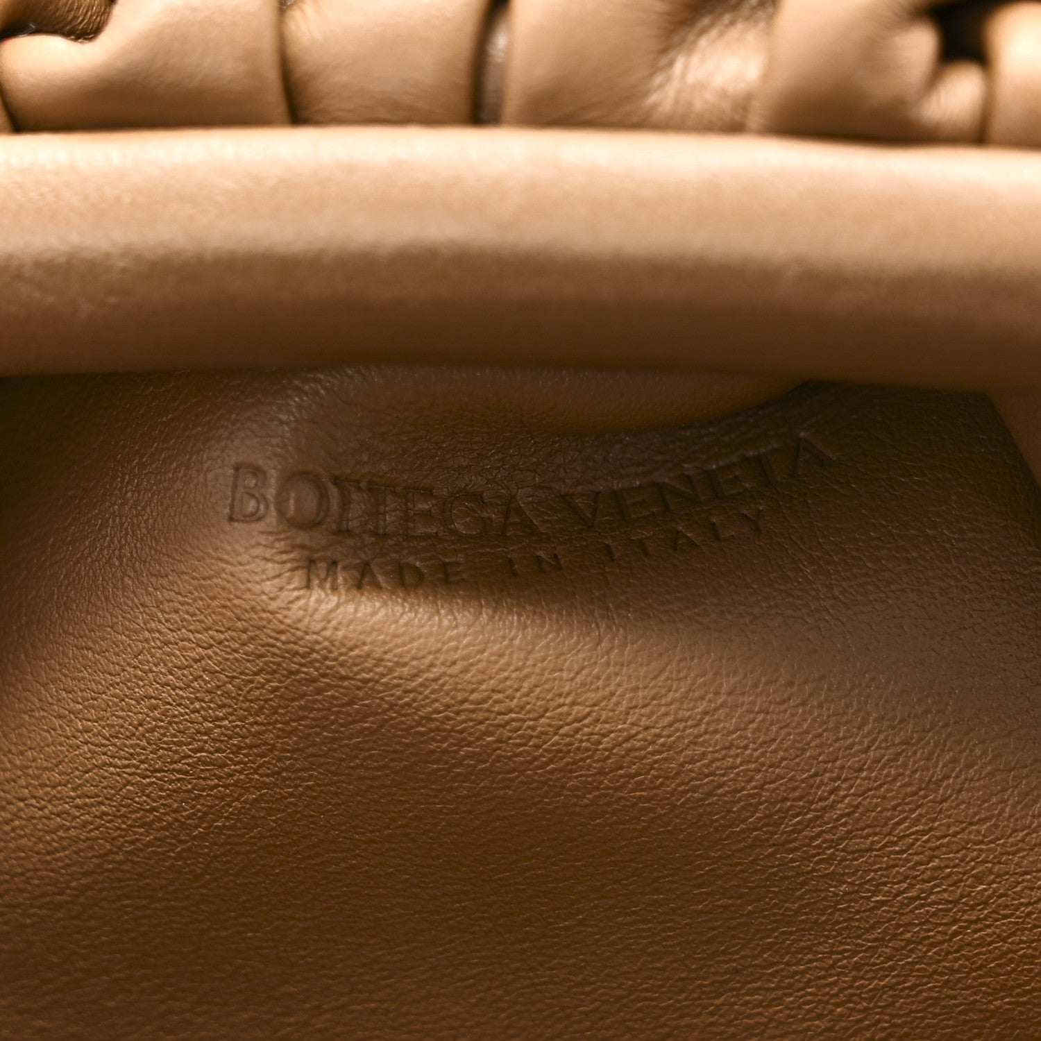 Bottega Veneta キャメルレザーポーチ Bottega Veneta Cassette Small Lamb Camel | SACLÀB