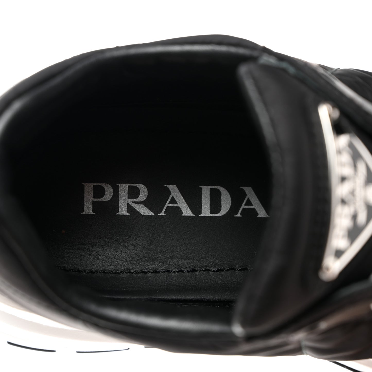 Re-Nylon Piuma Metal Triangle Logo Quilted 45mm Sneakers 37 Black