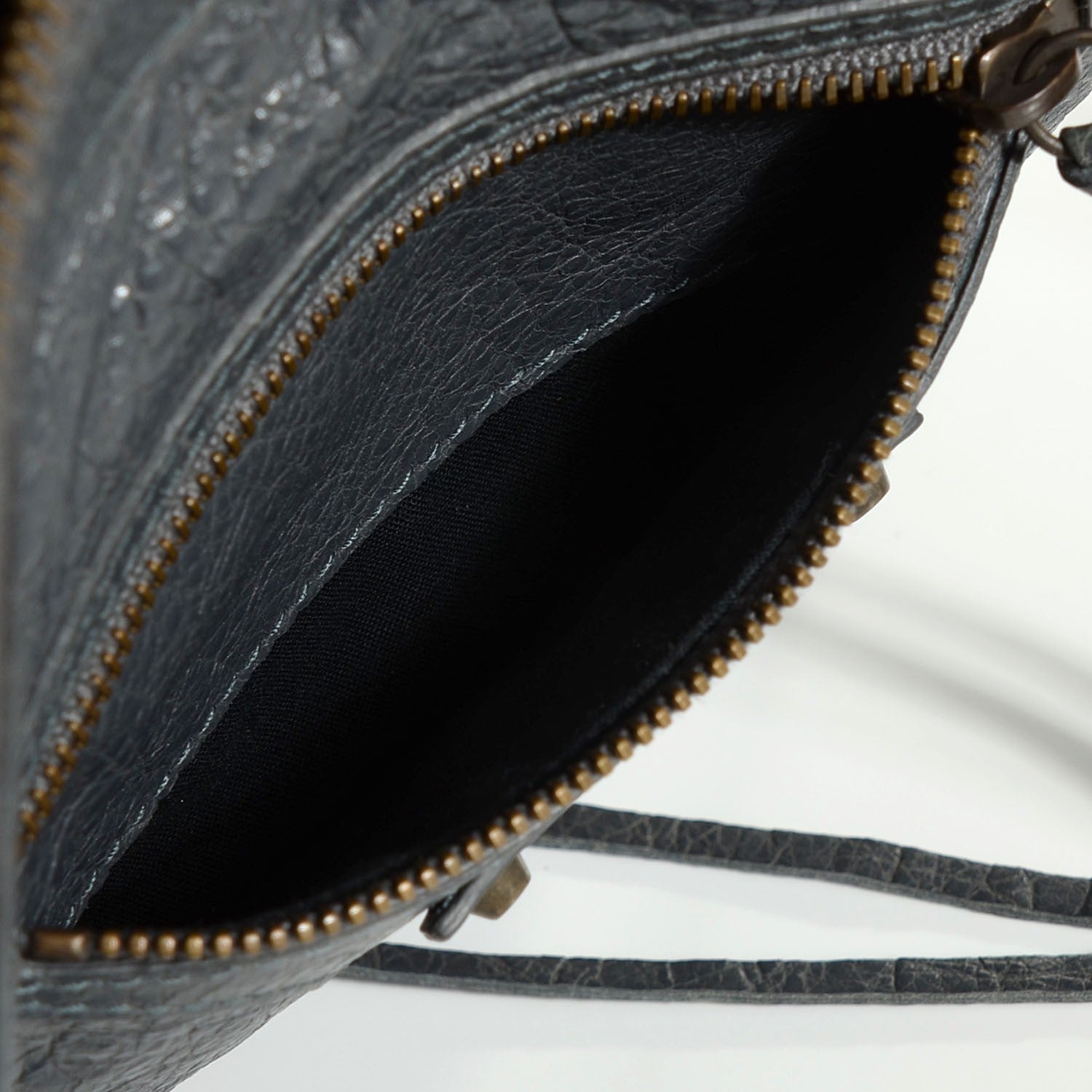 Balenciaga Agneau Classic Hardware Flat Crossbody Gris Tarmac 21 of 26