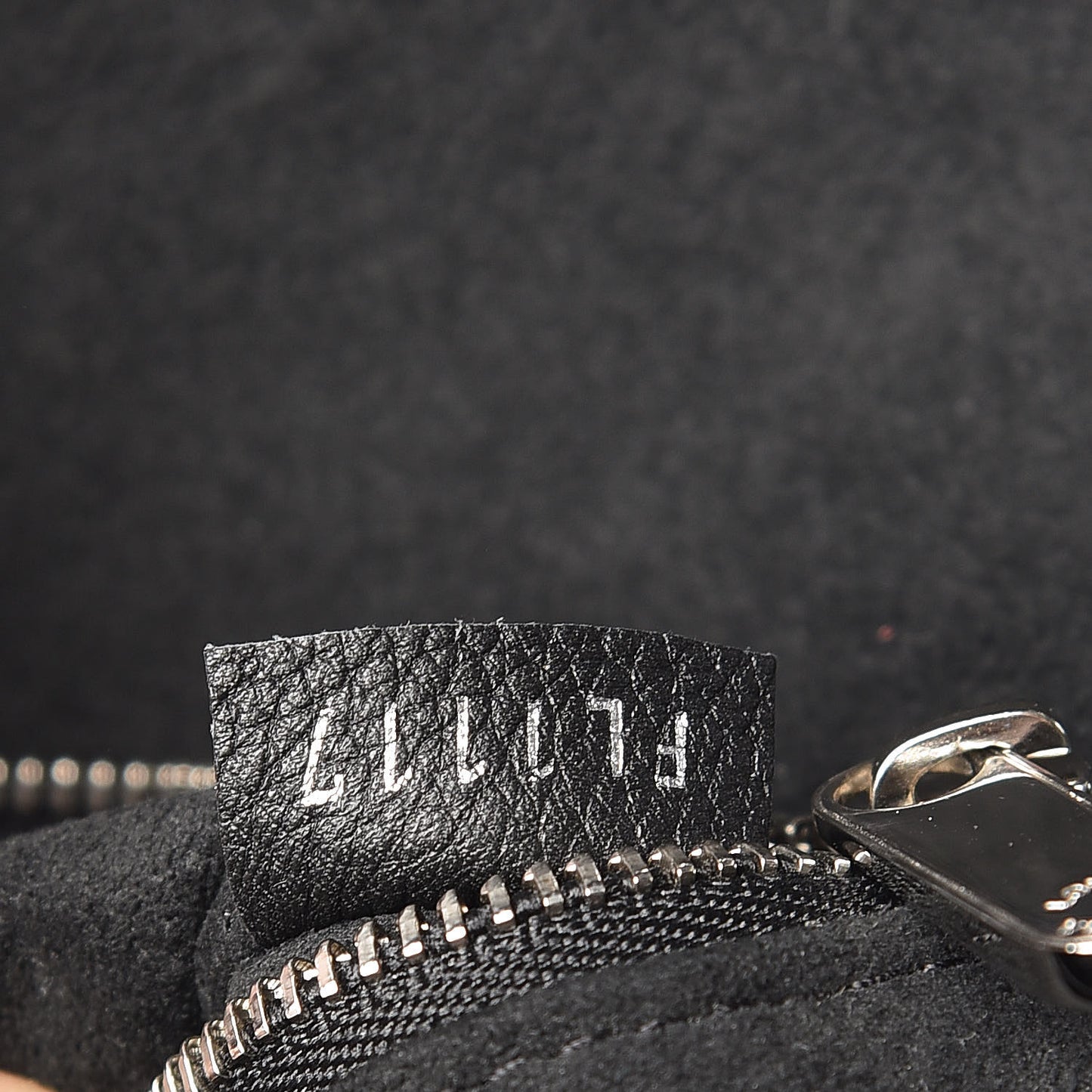 Calfskin Lockme Cabas Black