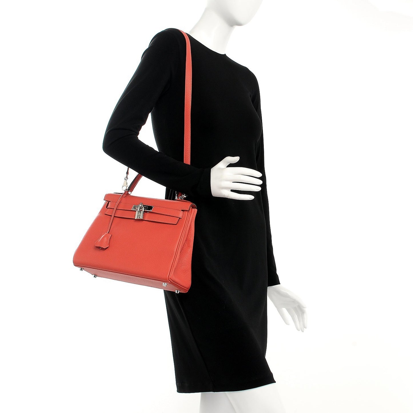 Taurillon Clemence Kelly Retourne 28 Rouge Pivoine