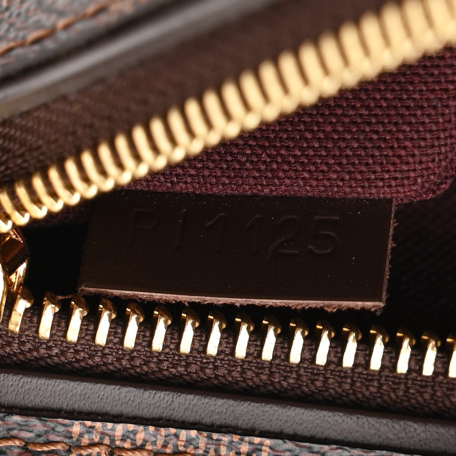 Louis Vuitton Damier Ebene Hoxton GM 8 of 11