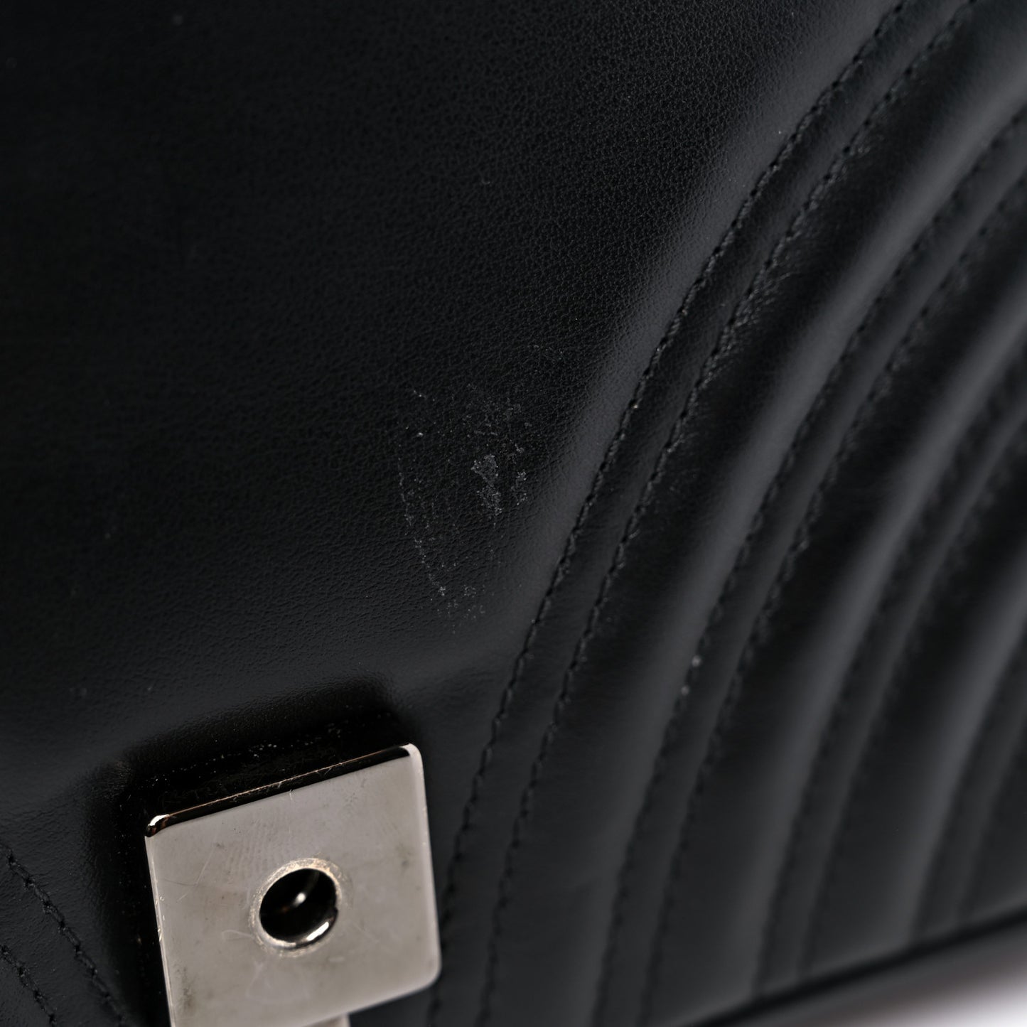 Calfskin Matelasse Monochrome Small GG Marmont Shoulder Bag Black