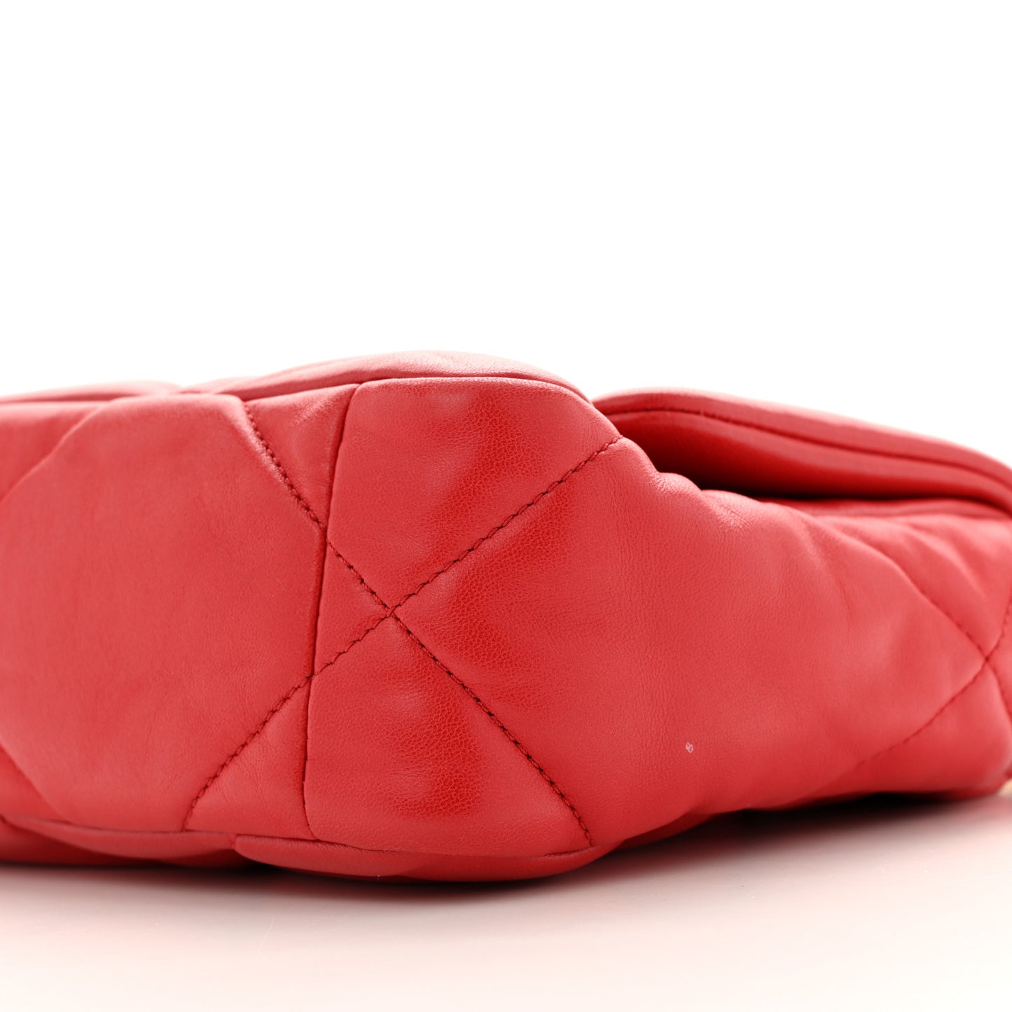 Lambskin Quilted Medium Chanel 19 Flap Red