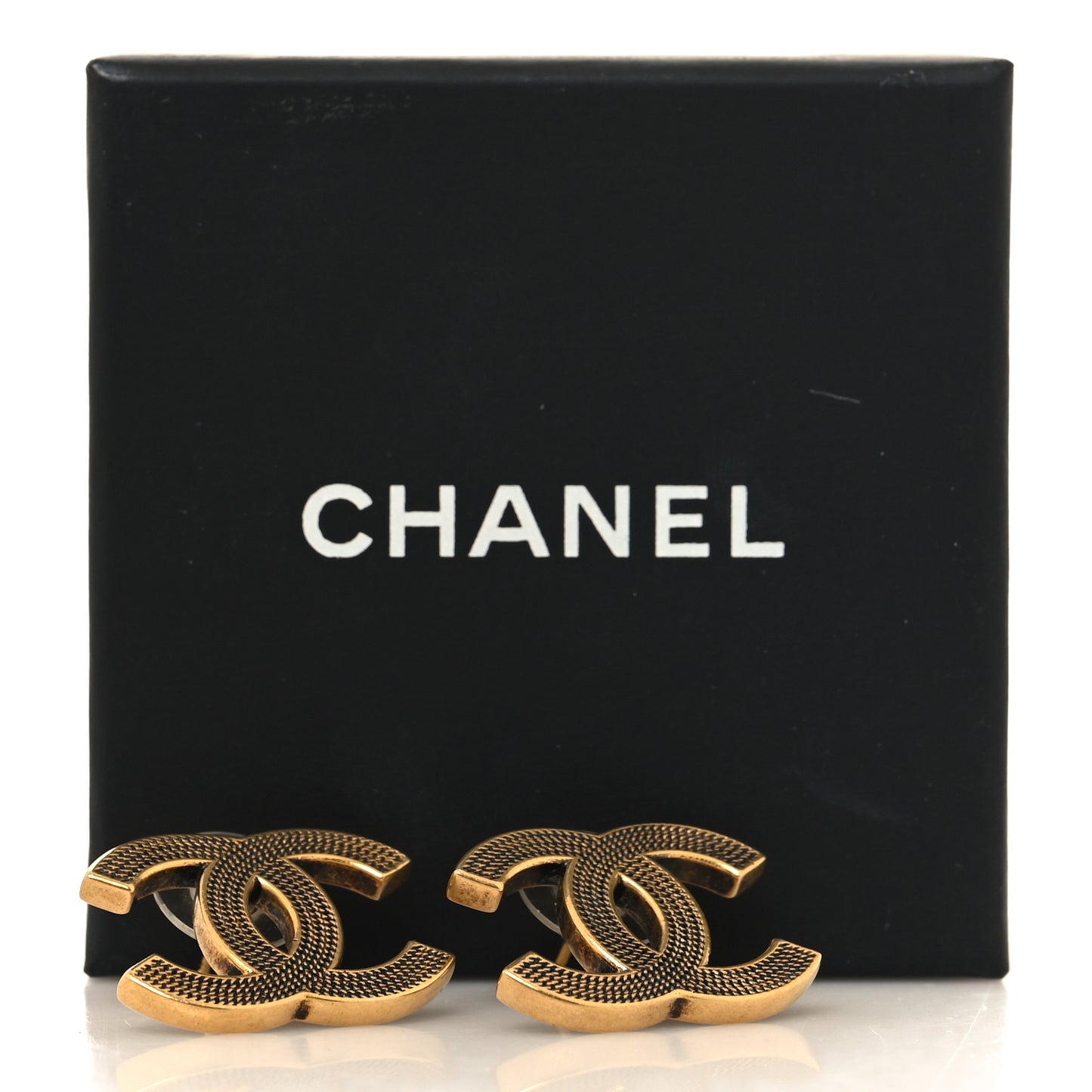 Metal Textured CC Earrings Gold