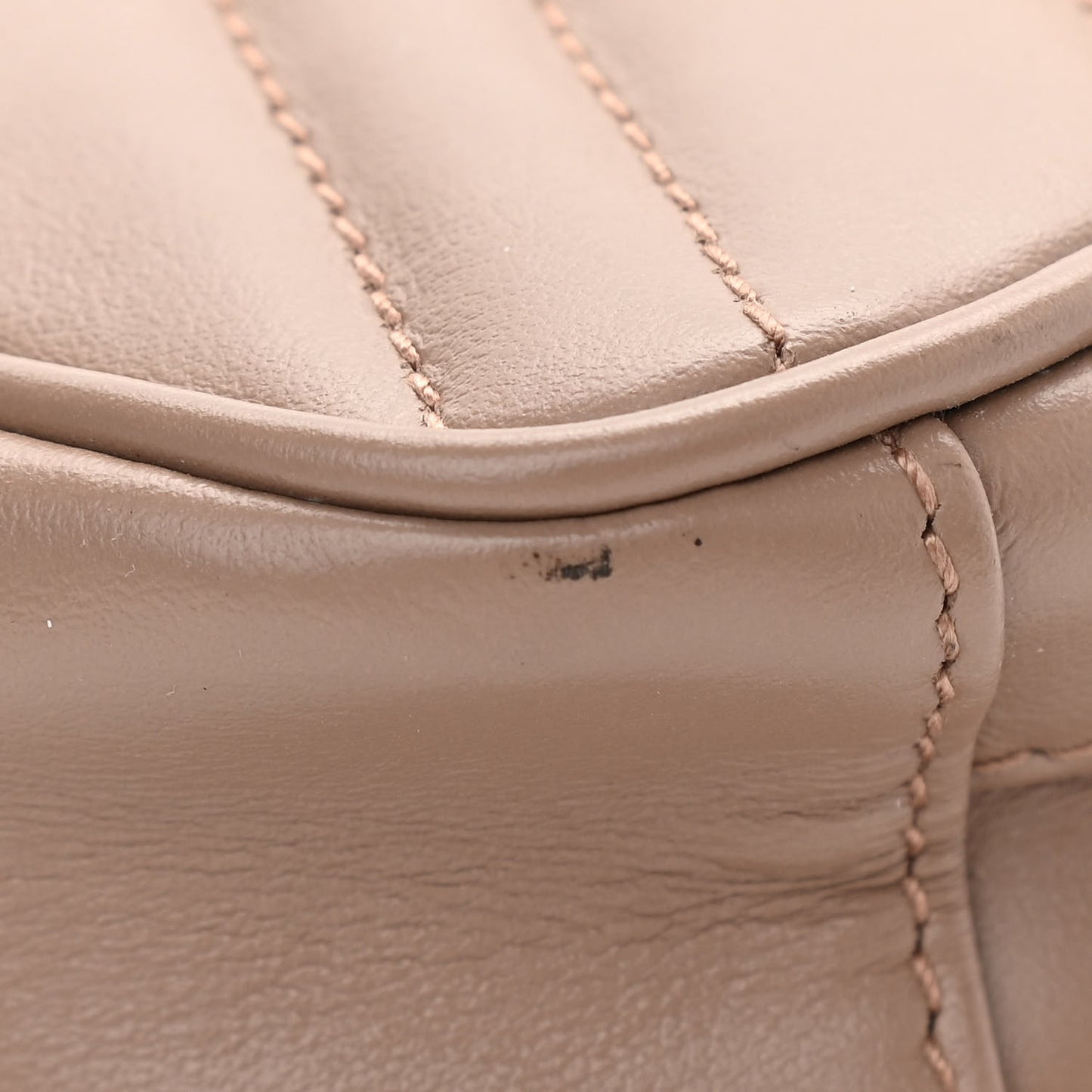 Calfskin Matelasse Mini GG Marmont Crossbody Bag Porcelain Rose