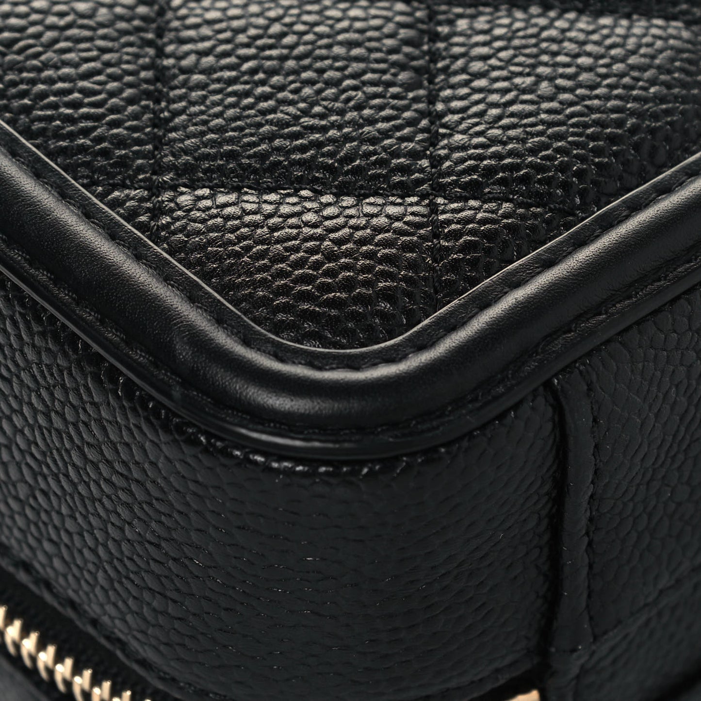 Caviar Quilted Small CC Filigree Vanity Case Black
