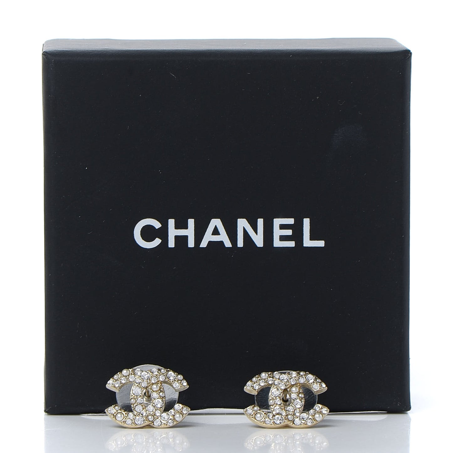 Crystal Pearl Caviar CC Stud Earrings Gold