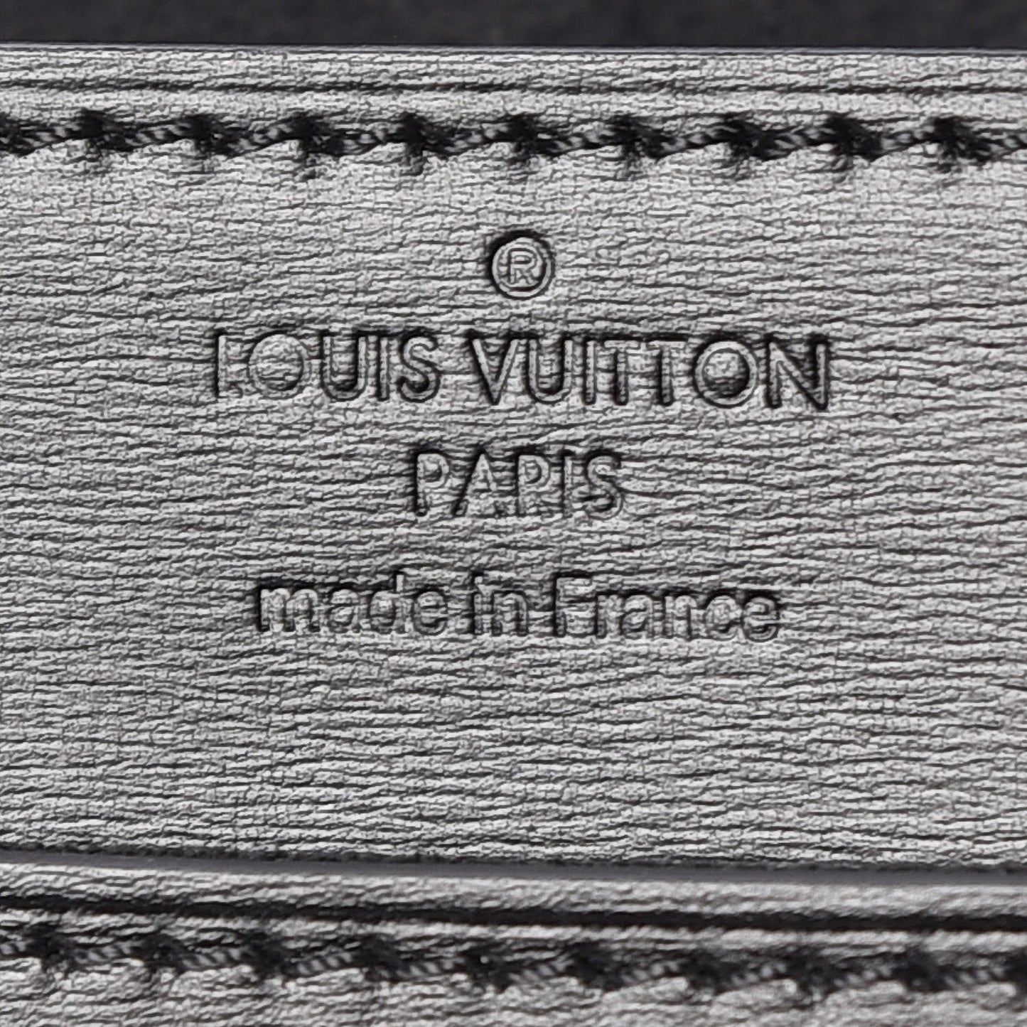 Calfskin Chain Louise GM NM Black