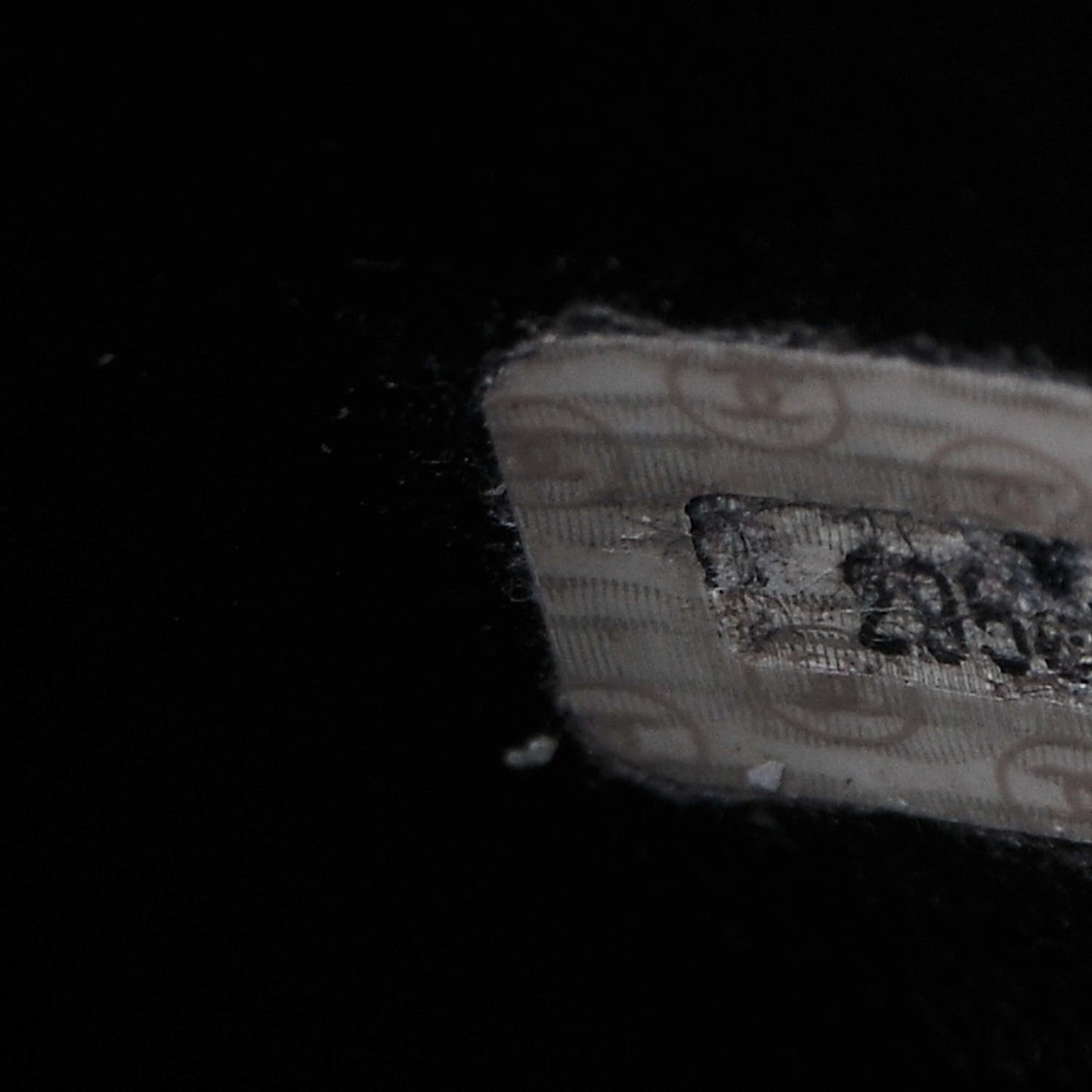 Caviar CC Shoulder Bag Black