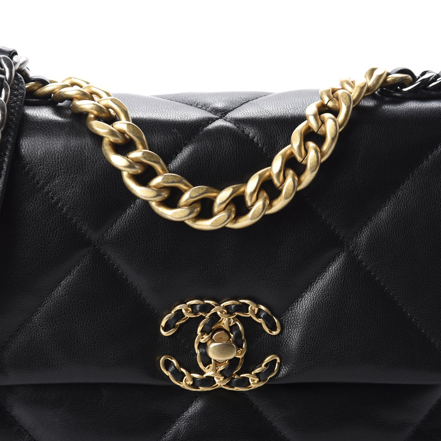 Goatskin Quilted Medium 19 Flap Black