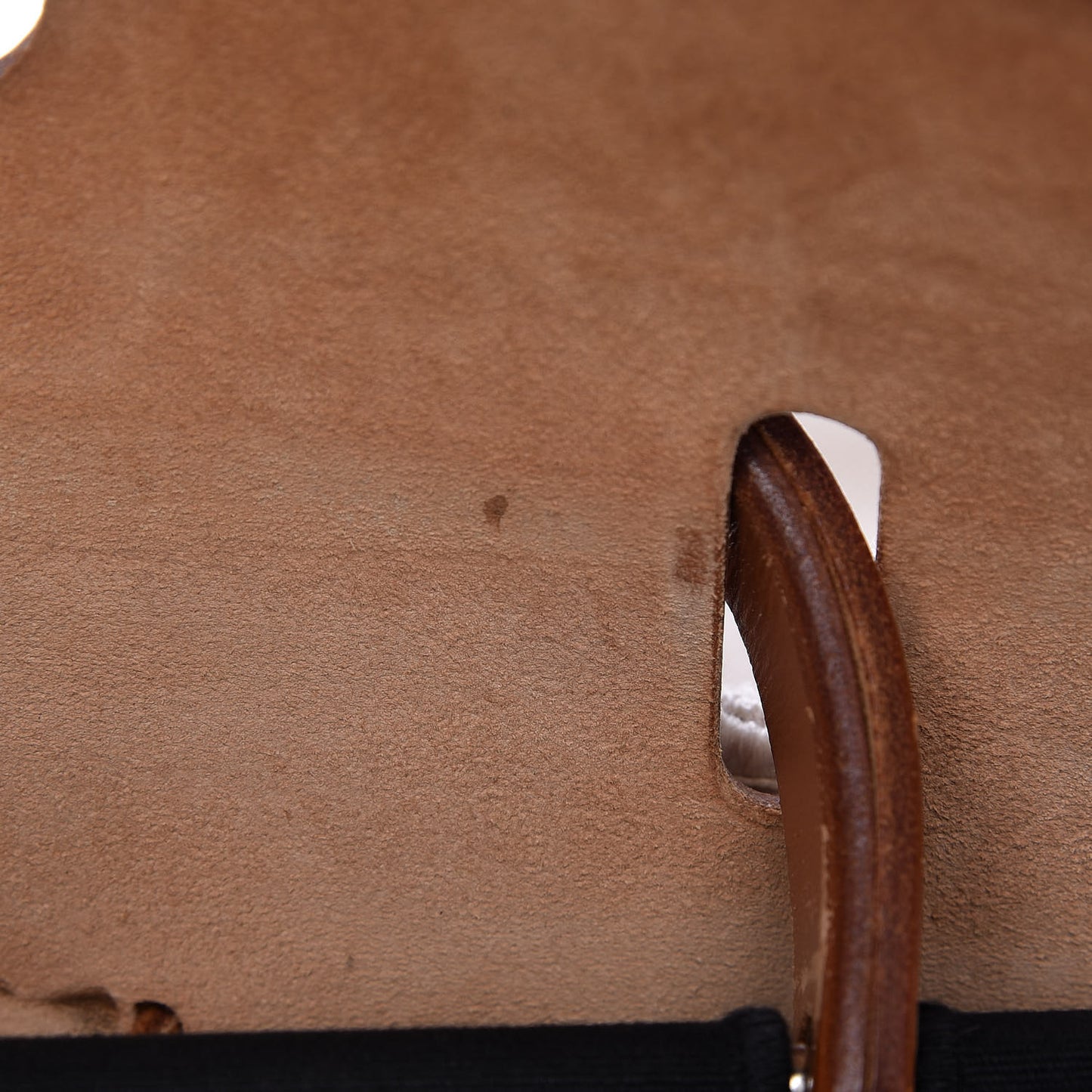 Toile Vache Calfskin Herbag 30 PM Black Natural