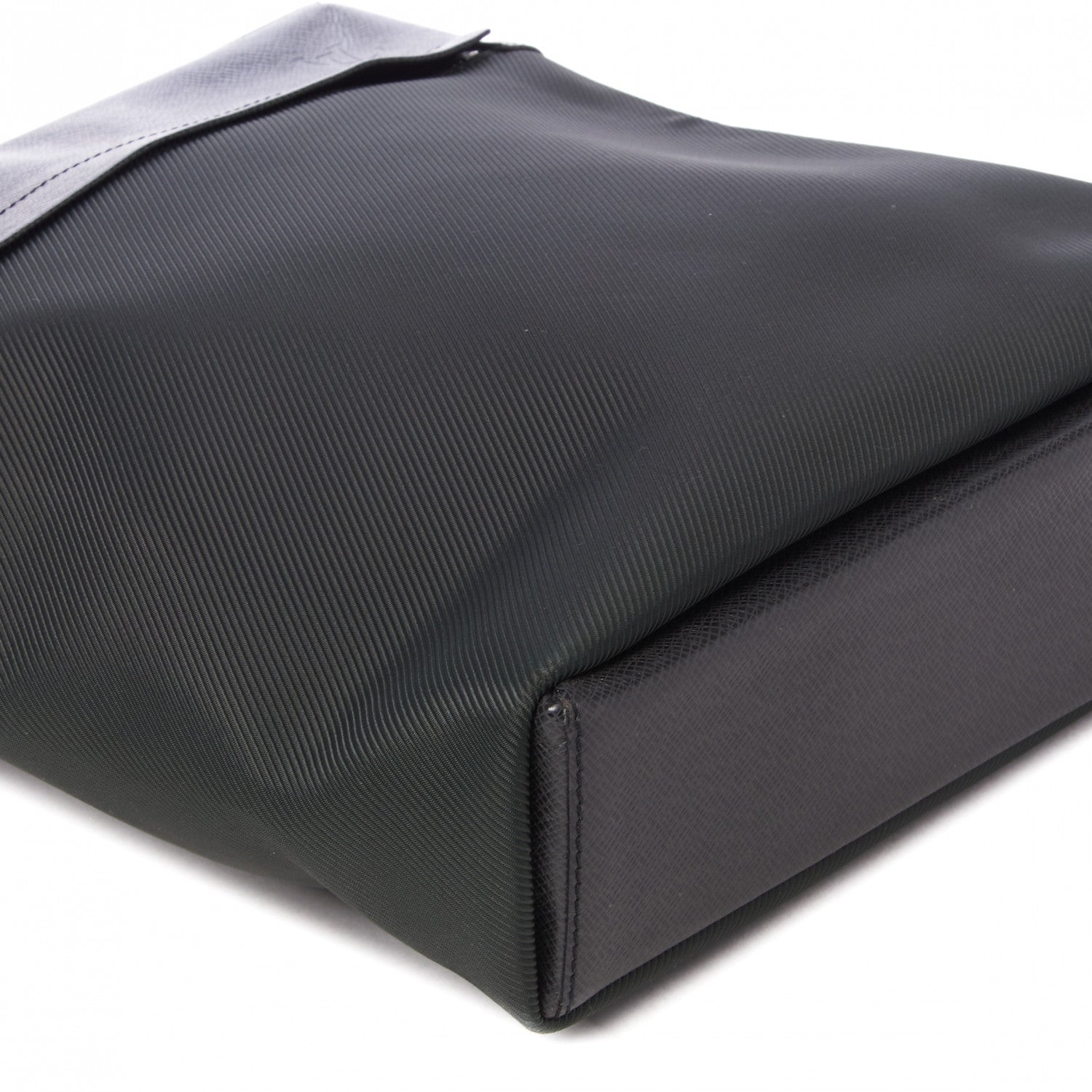 Louis Vuitton Taiga Sayan Slate 6 of 7