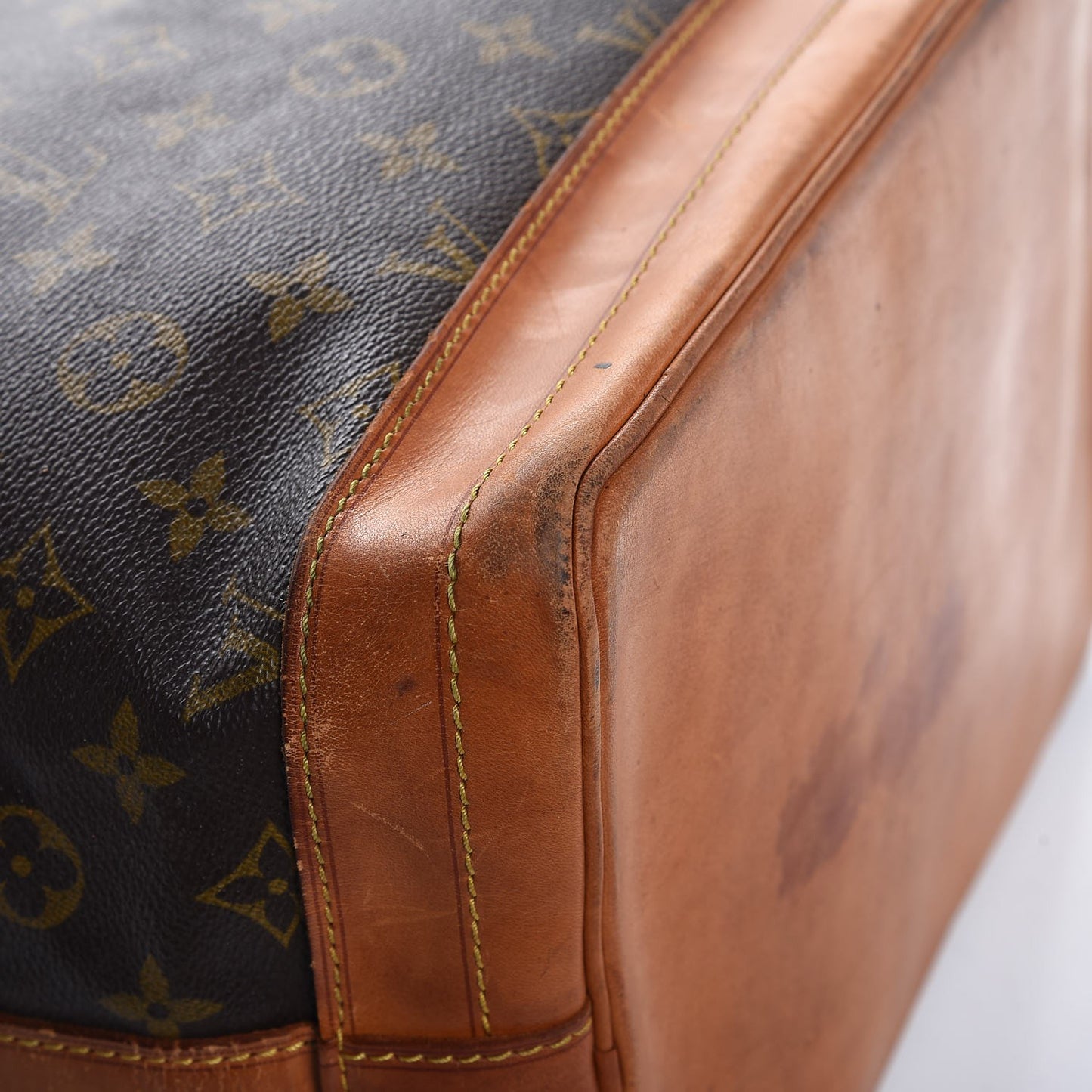 Monogram Noe