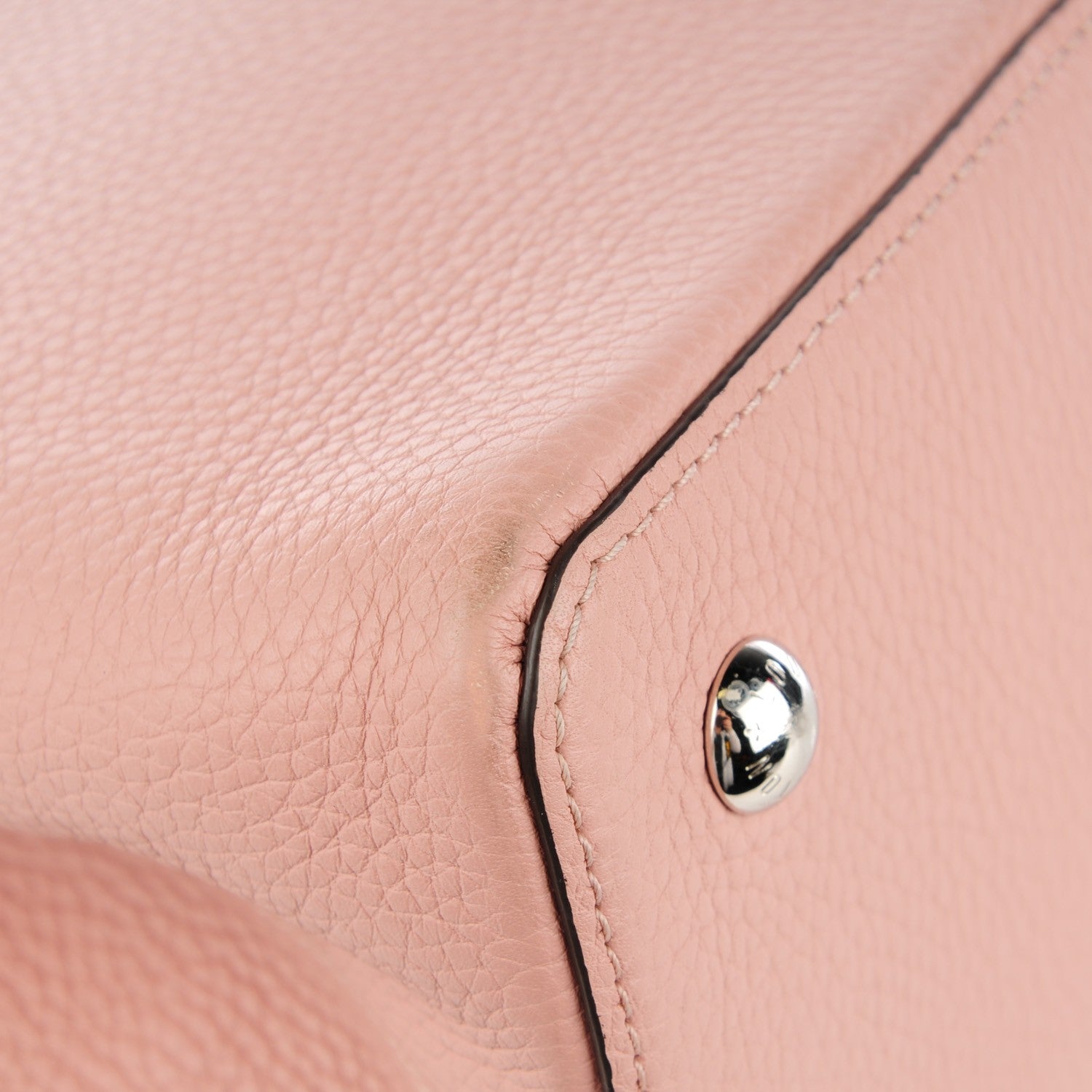 Louis Vuitton Taurillon Capucines MM Magnolia 5 of 8