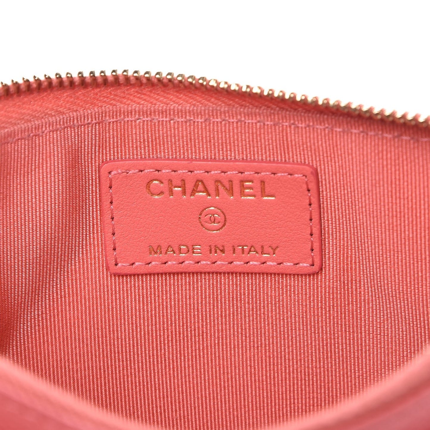 Iridescent Caviar Quilted Classic Zip Pouch Pink
