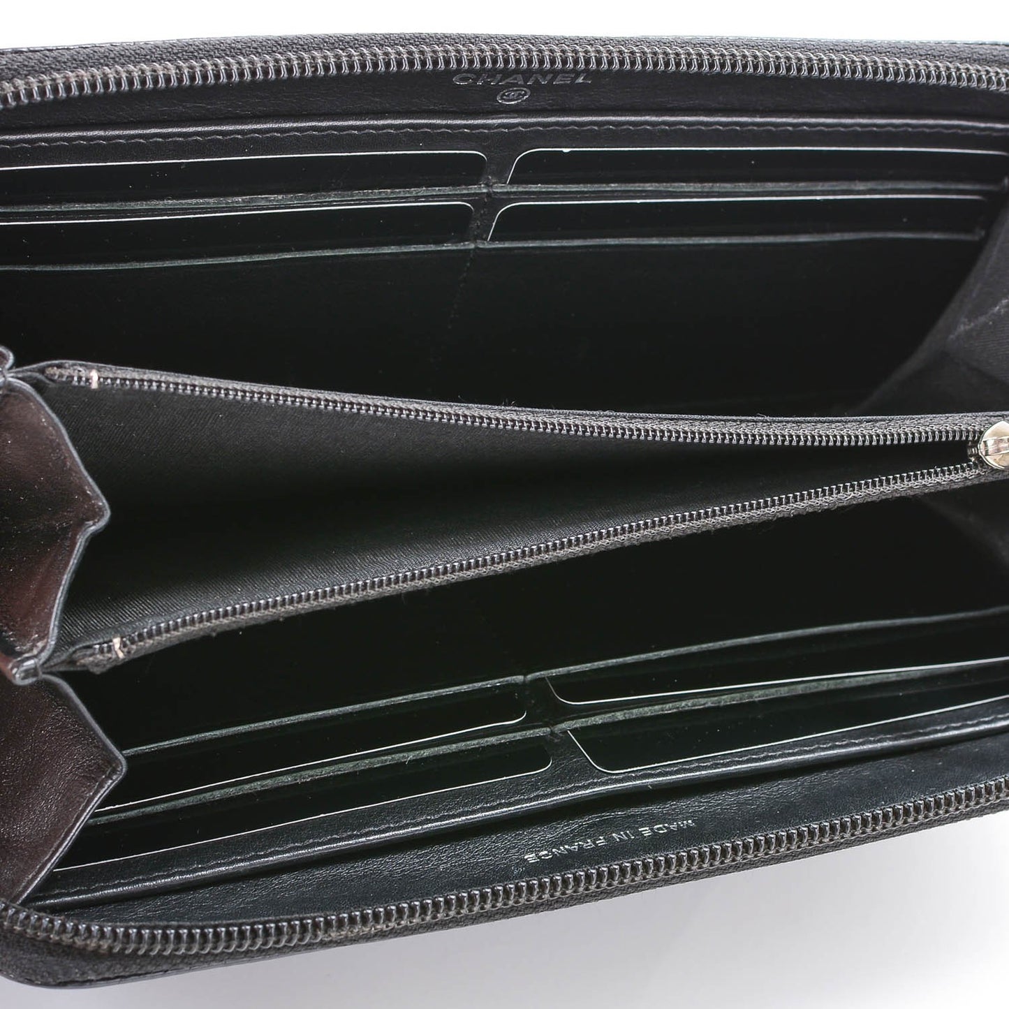 Caviar Timeless CC Large Gusset Zip Around Wallet Black