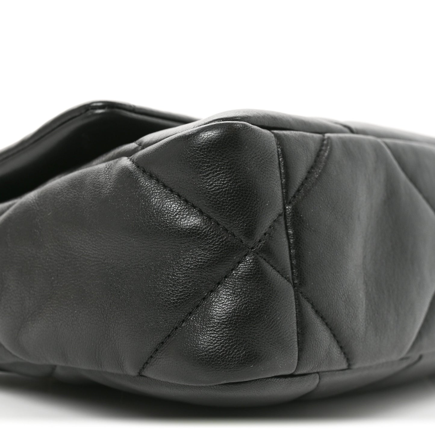 Lambskin Quilted Medium Chanel 19 Flap Black