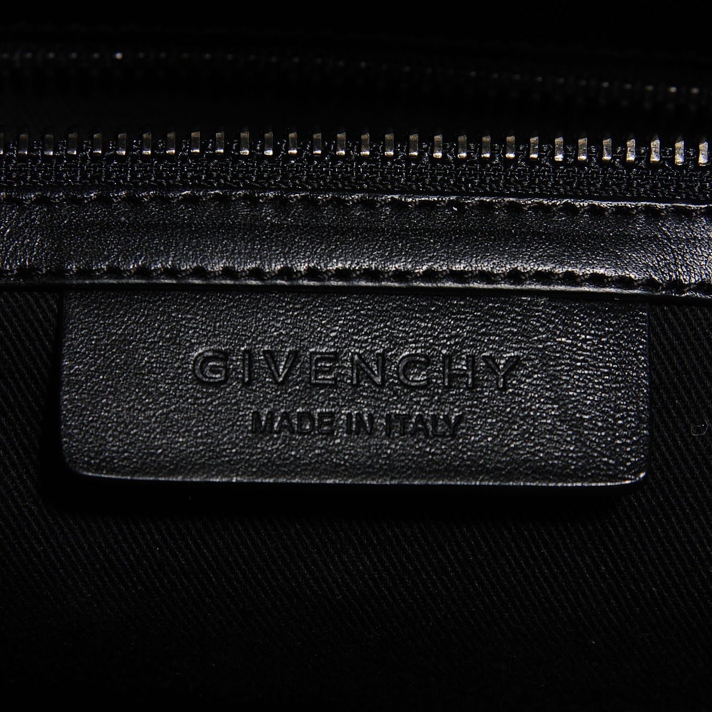 Sugar Goatskin Medium Antigona Black