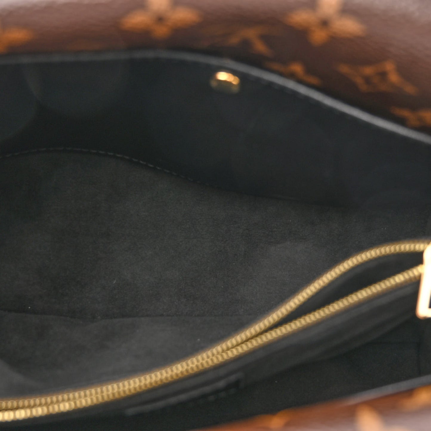 Monogram Double V Black