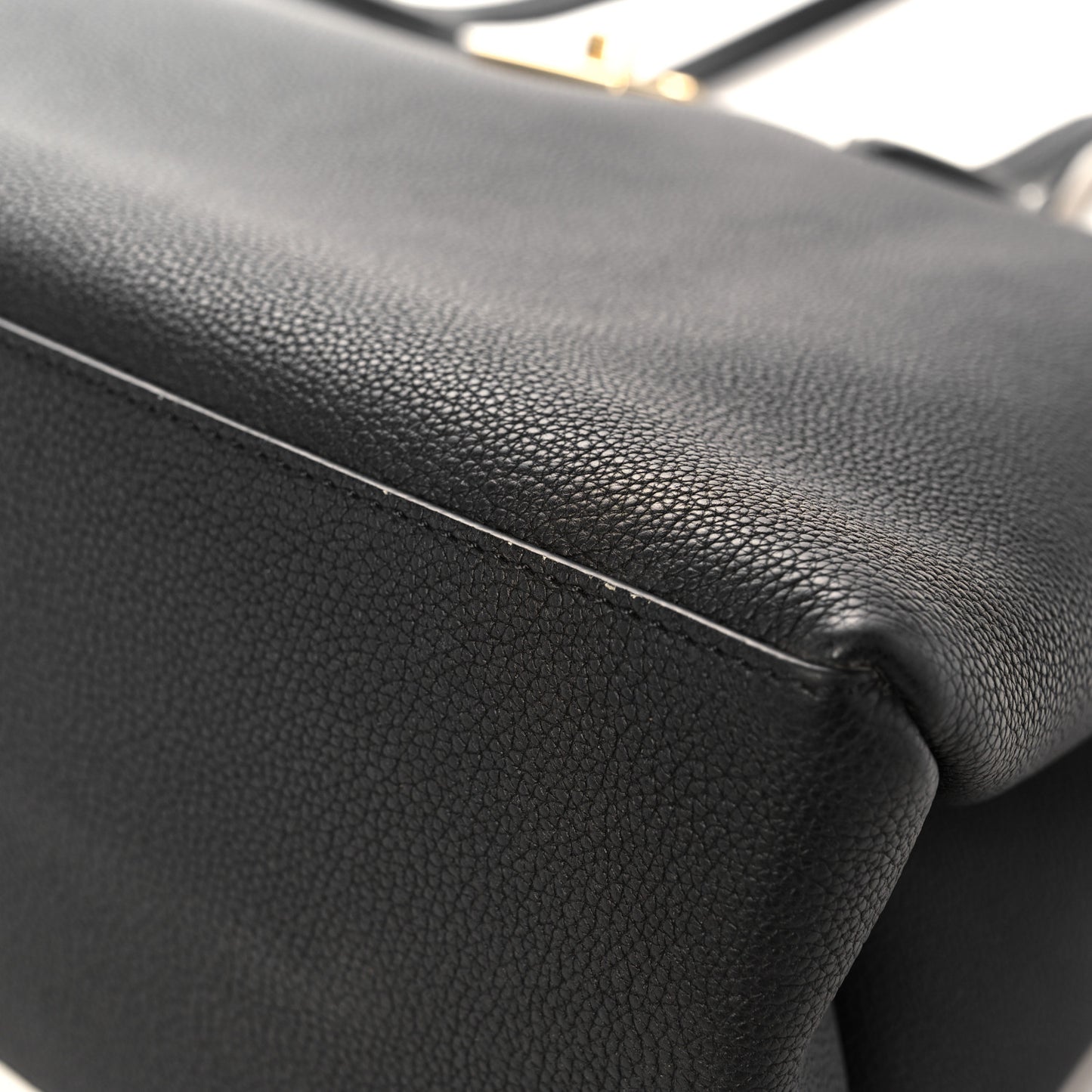 Grained Calfskin Lockme Shopper Black