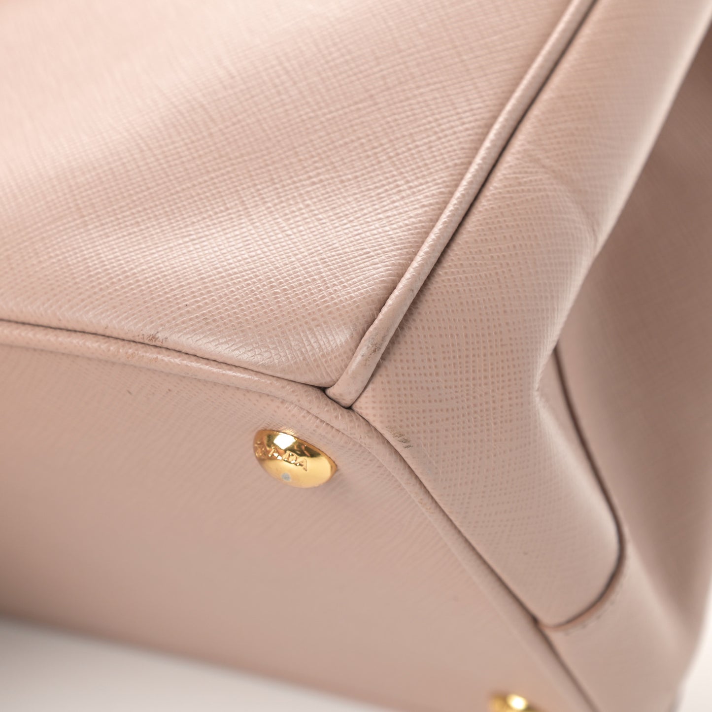 Saffiano Medium Galleria Double Zip Tote Cammeo