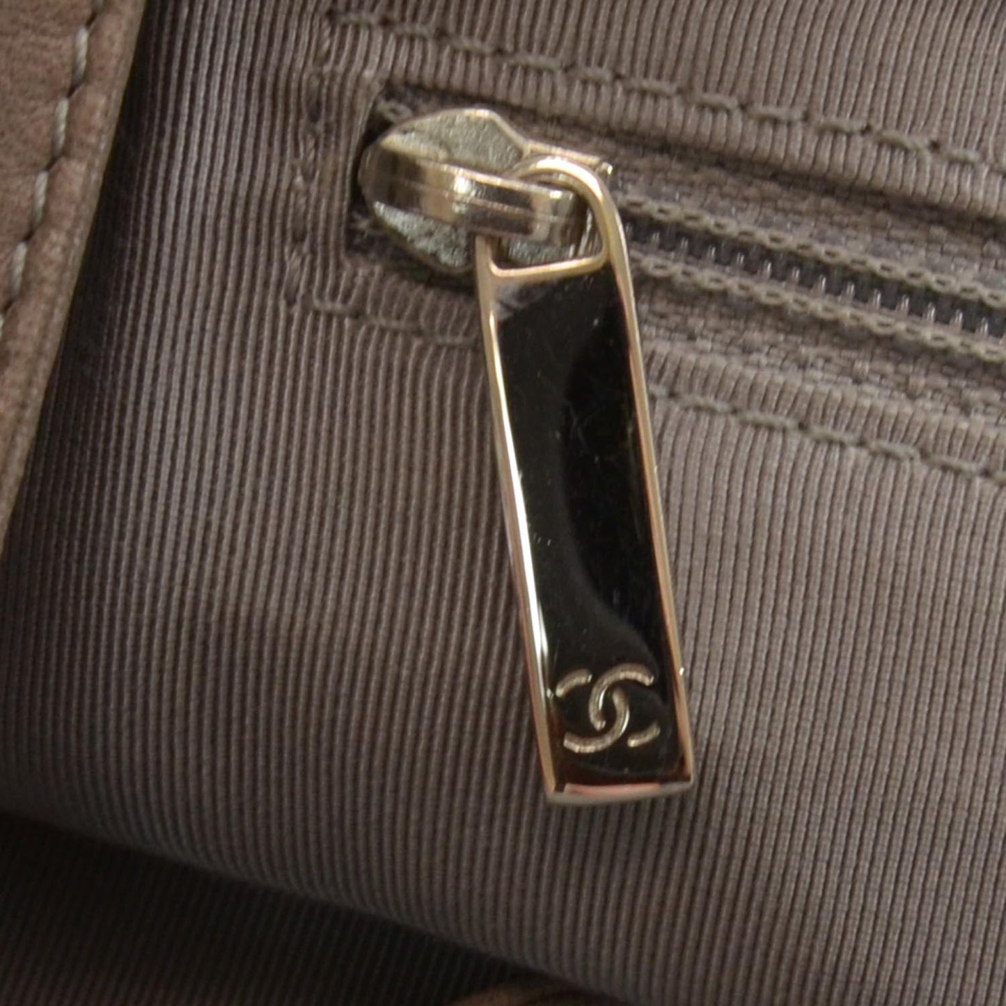Leather Modern Chain Tote Metallic