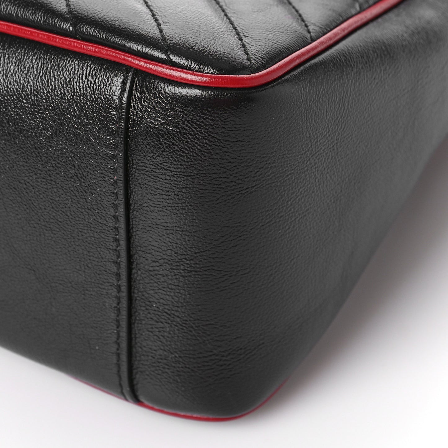 Vintage Effect Calfskin Matelasse Diagonal Small Torchon GG Marmont Top Handle Shoulder Bag Black Romantic Cherry