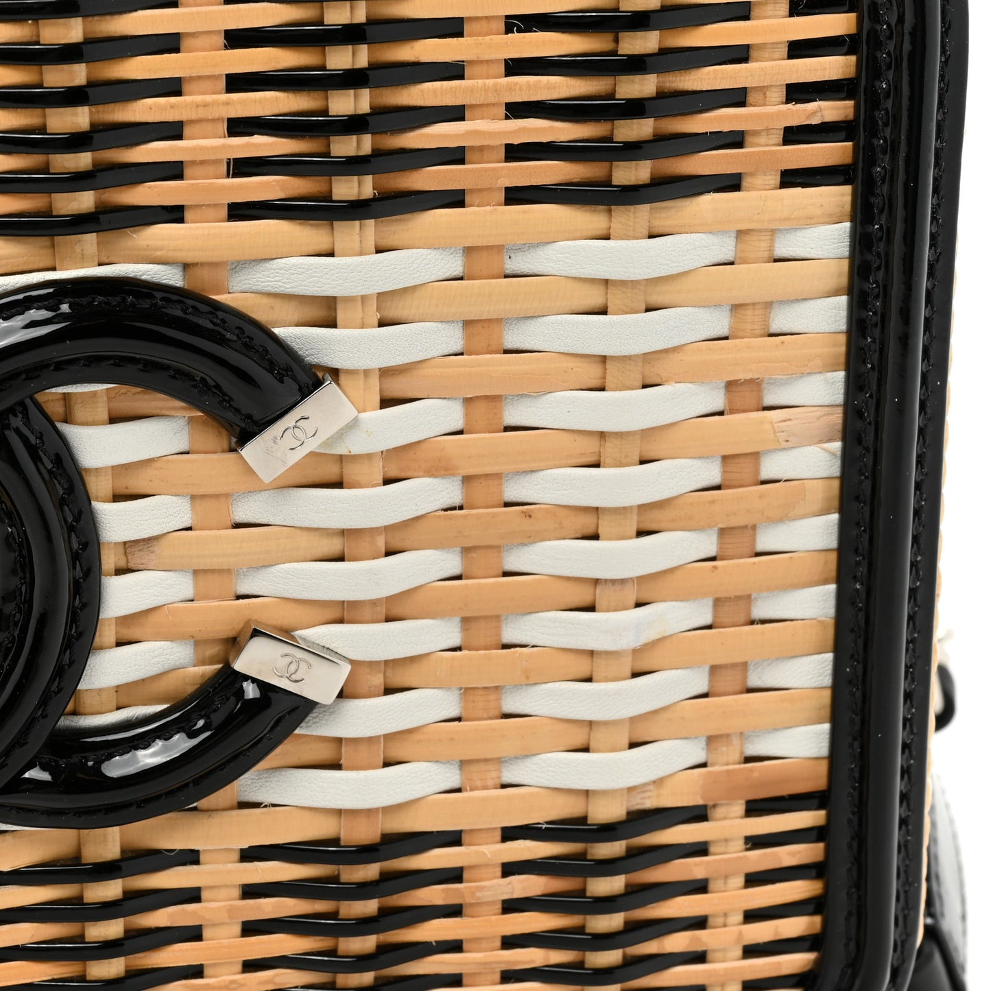 Raffia Patent Medium CC Filigree Vanity Case Black