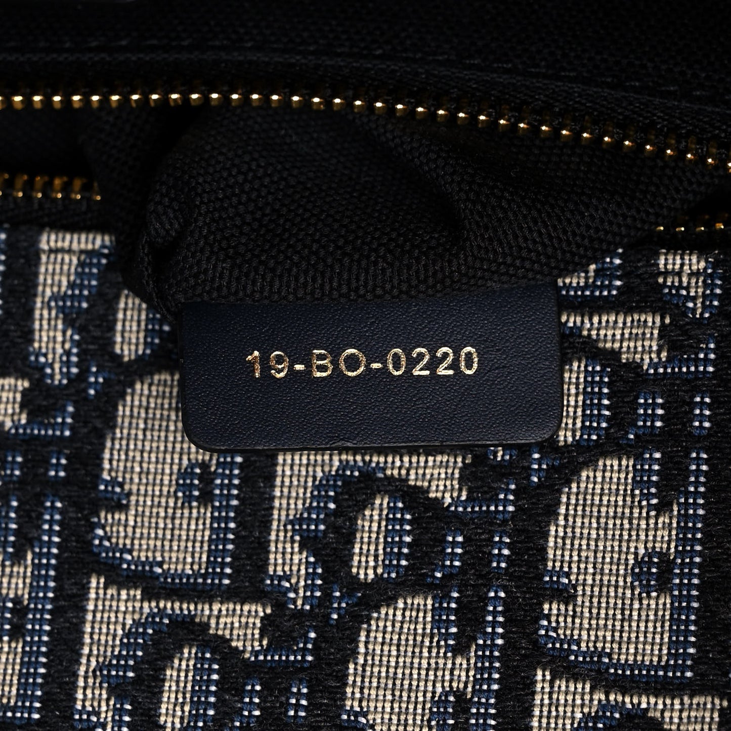 Oblique 30 Montaigne Chain Flap Bag Blue