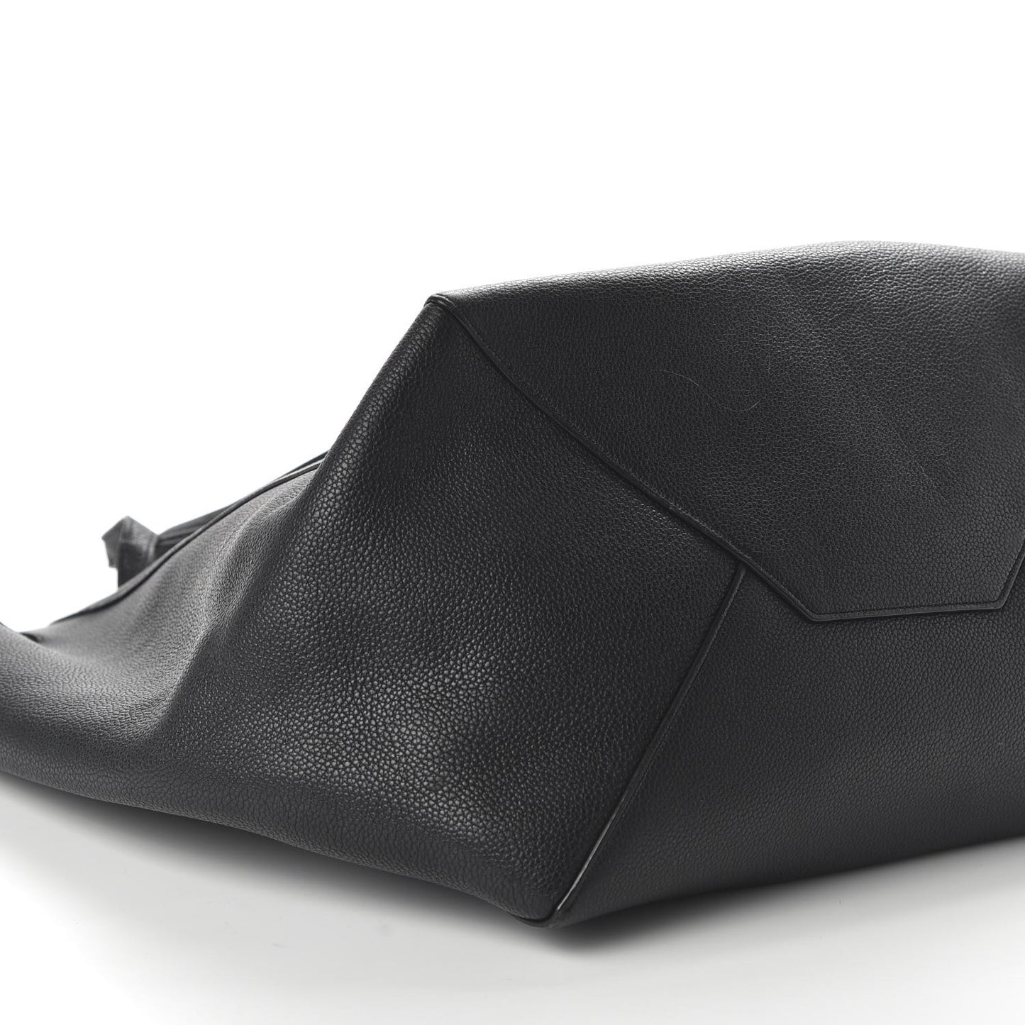 Soft Grained Calfskin Medium Belt Cabas Phantom Black