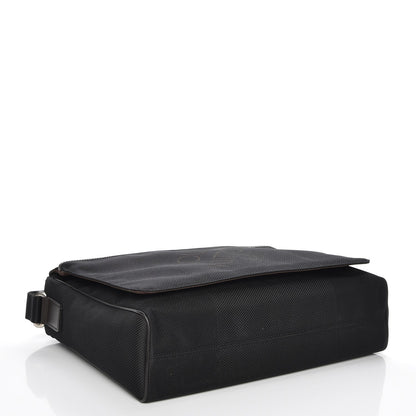 Louis Vuitton Damier Geant Messenger Bag Black 4 of 7