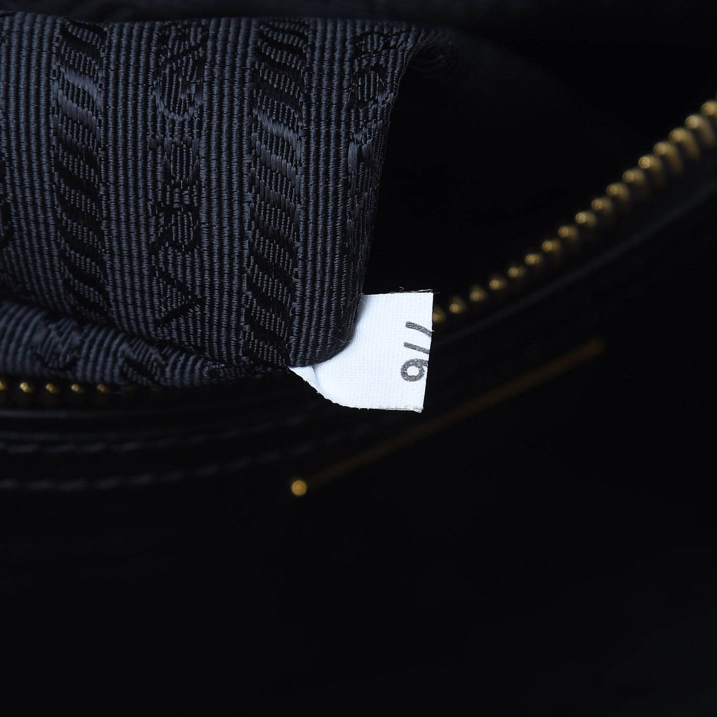 Saffiano Small Galleria Double Zip Tote Black