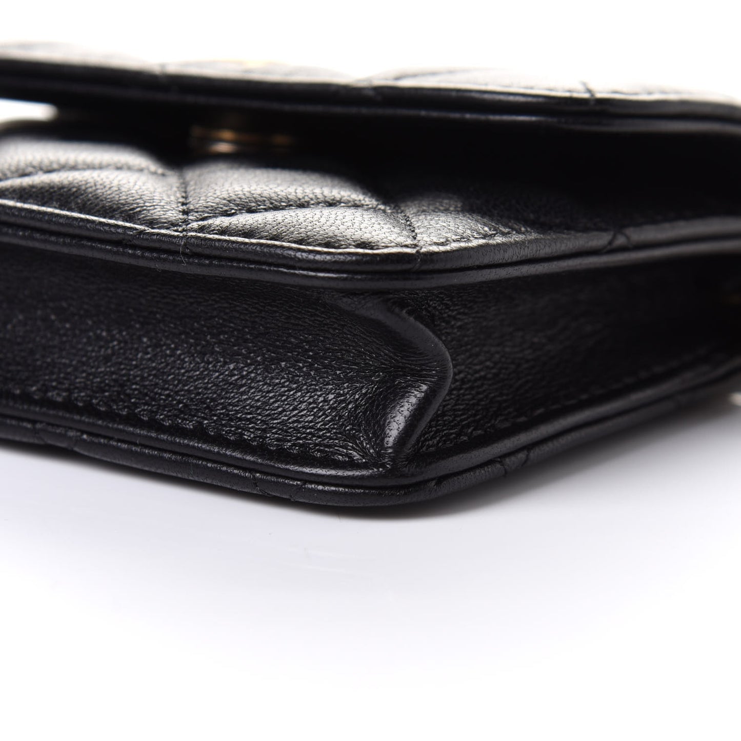 Lambskin Quilted Pearl Crush Clutch With Chain Black