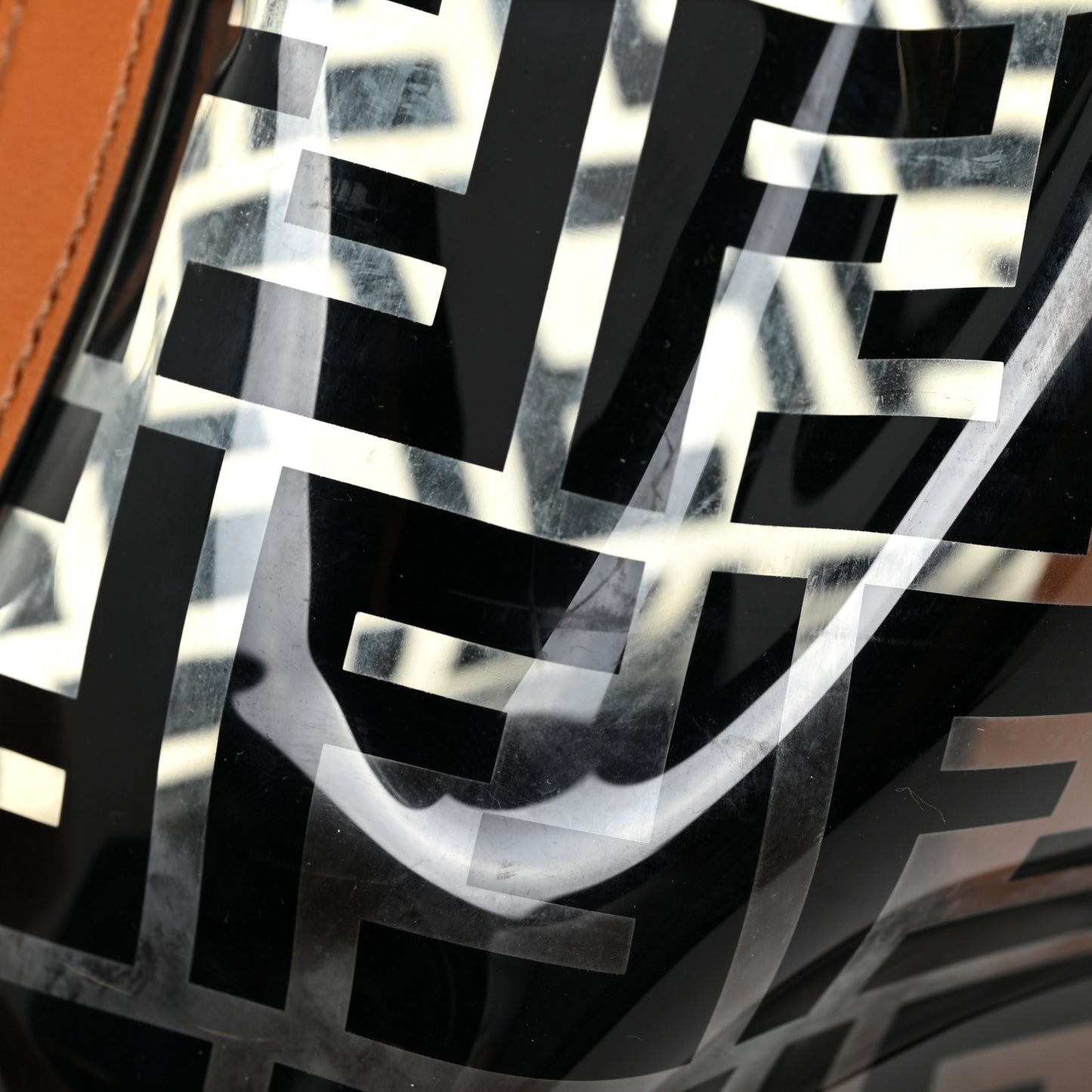 TPU FF Vitello Aura F is Fendi Grande Mon Tresor Bucket Bag Black Cuoio