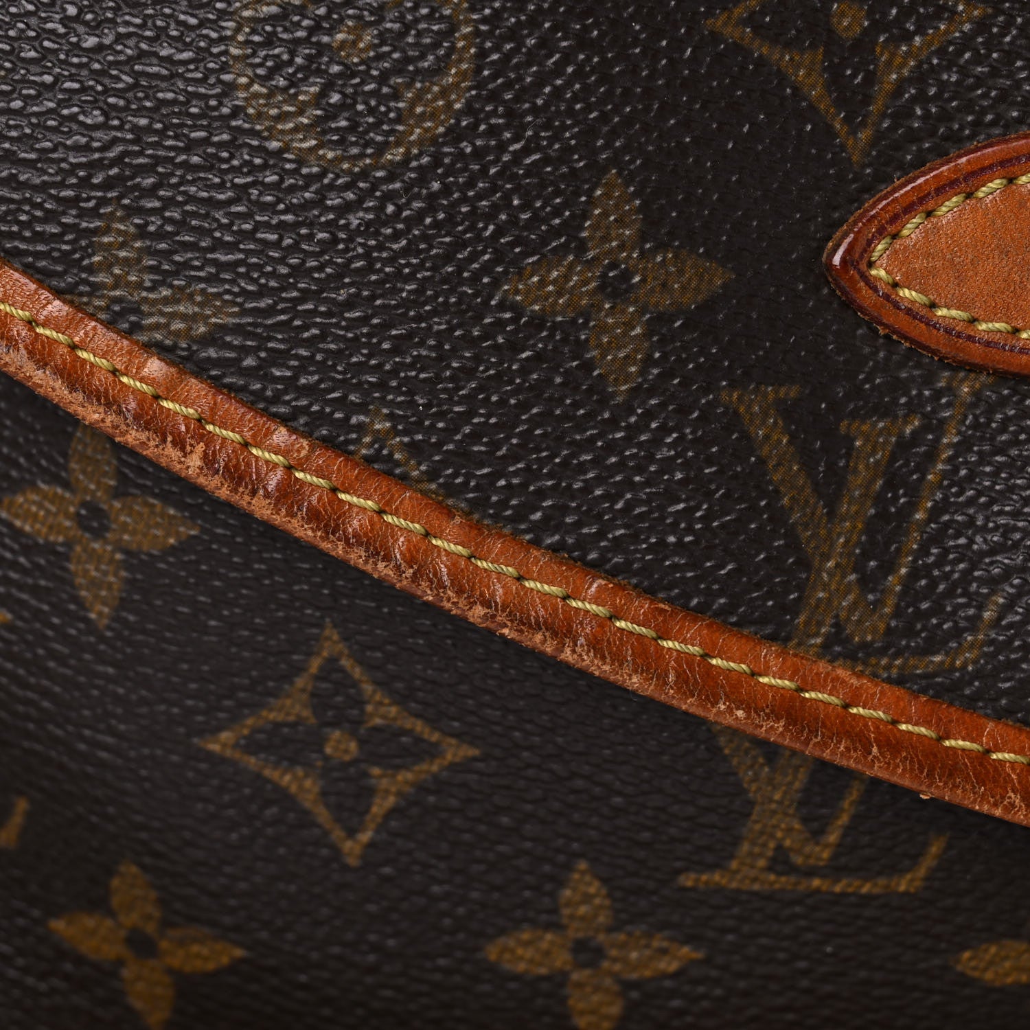 Louis Vuitton Monogram Saumur 30 31 of 41
