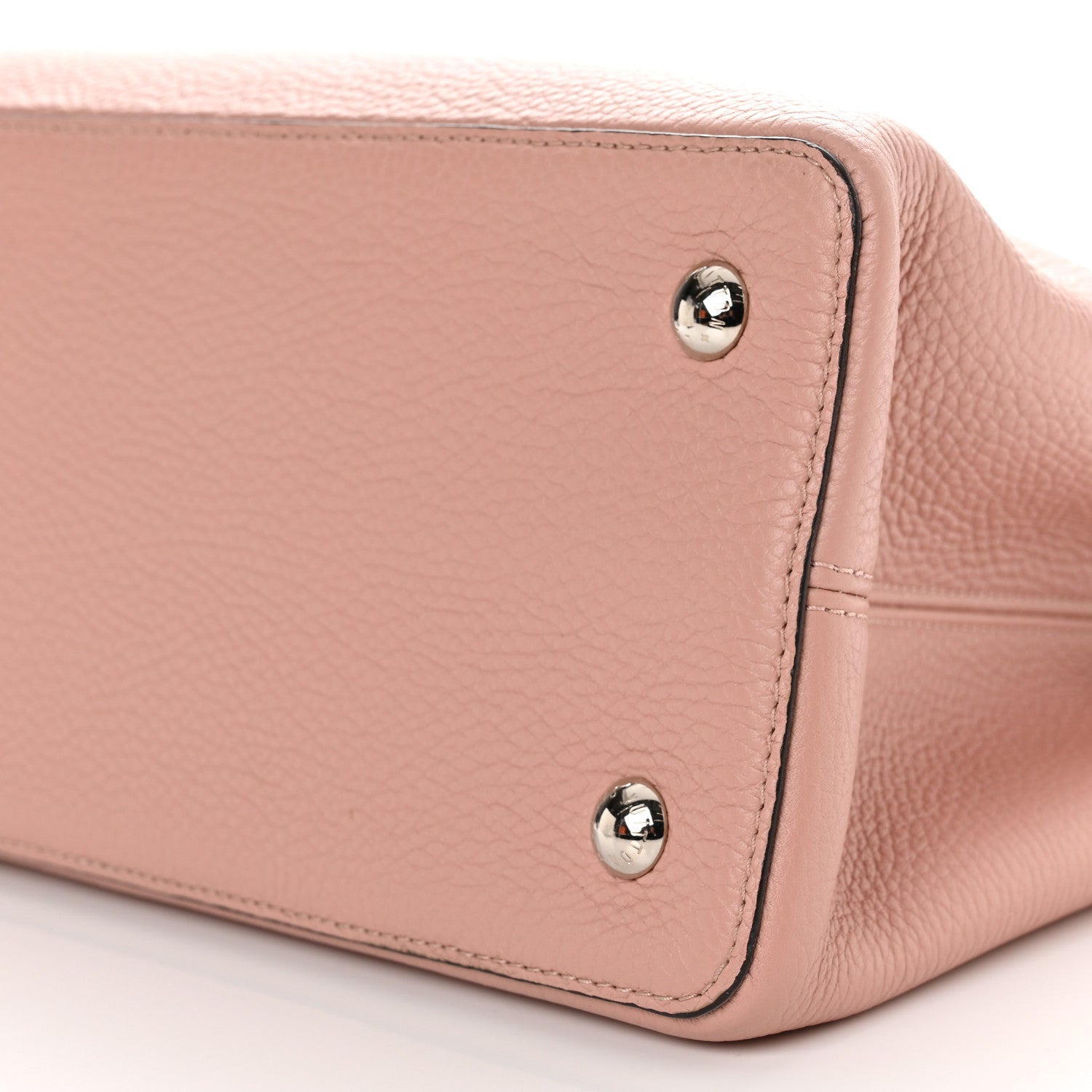 Louis Vuitton Taurillon Capucines MM Magnolia 10 of 10