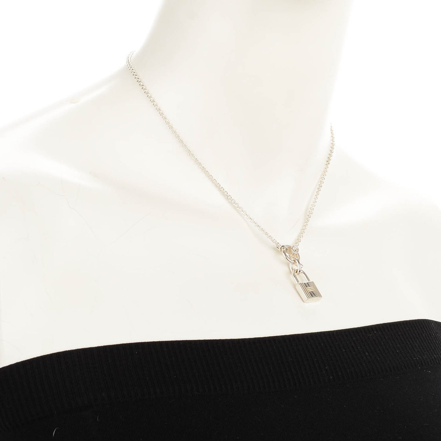 Sterling Silver Cadenas Kelly Lock Pendant Necklace