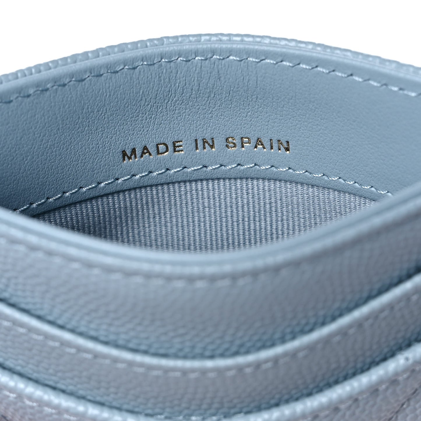 Caviar Quilted Card Holder Light Blue