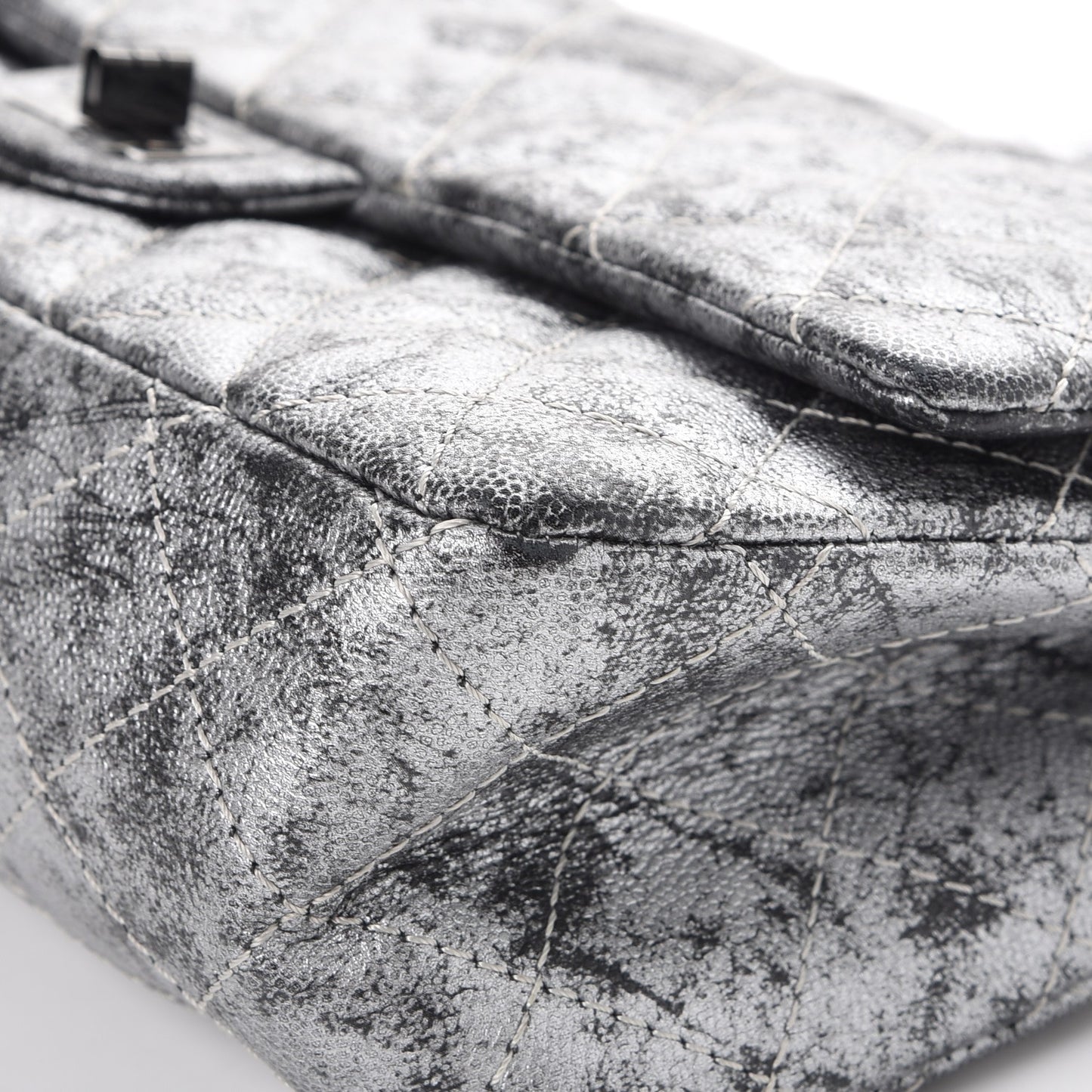 Metallic Caviar Quilted 2.55 Reissue 226 Flap Silver Black