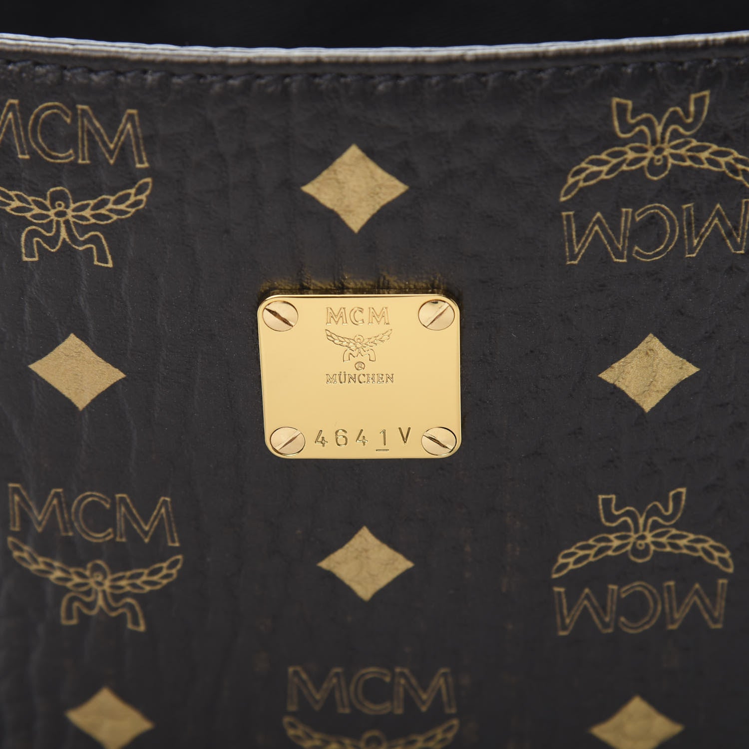MCM Gradation Visetos Zip Pouch Black Gold 8 of 8