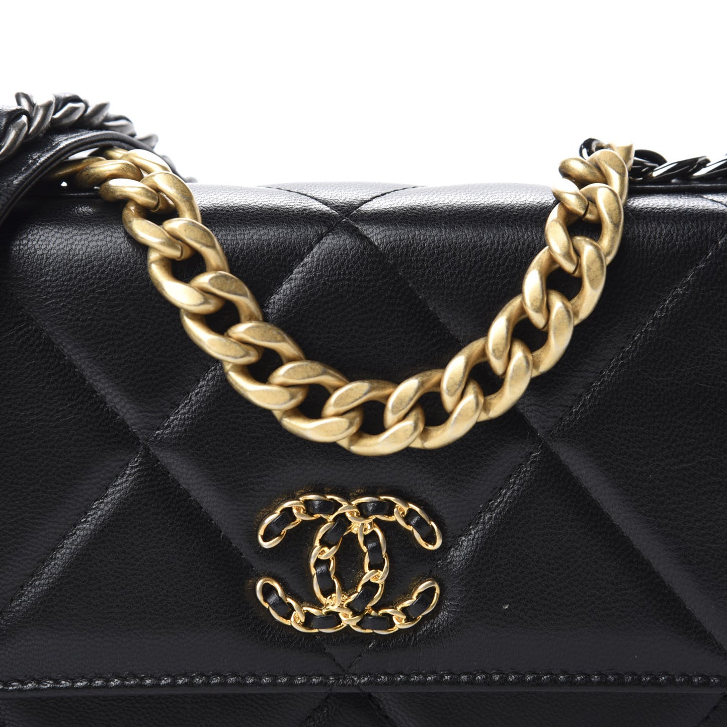 Lambskin Quilted 19 Wallet On Chain WOC Black