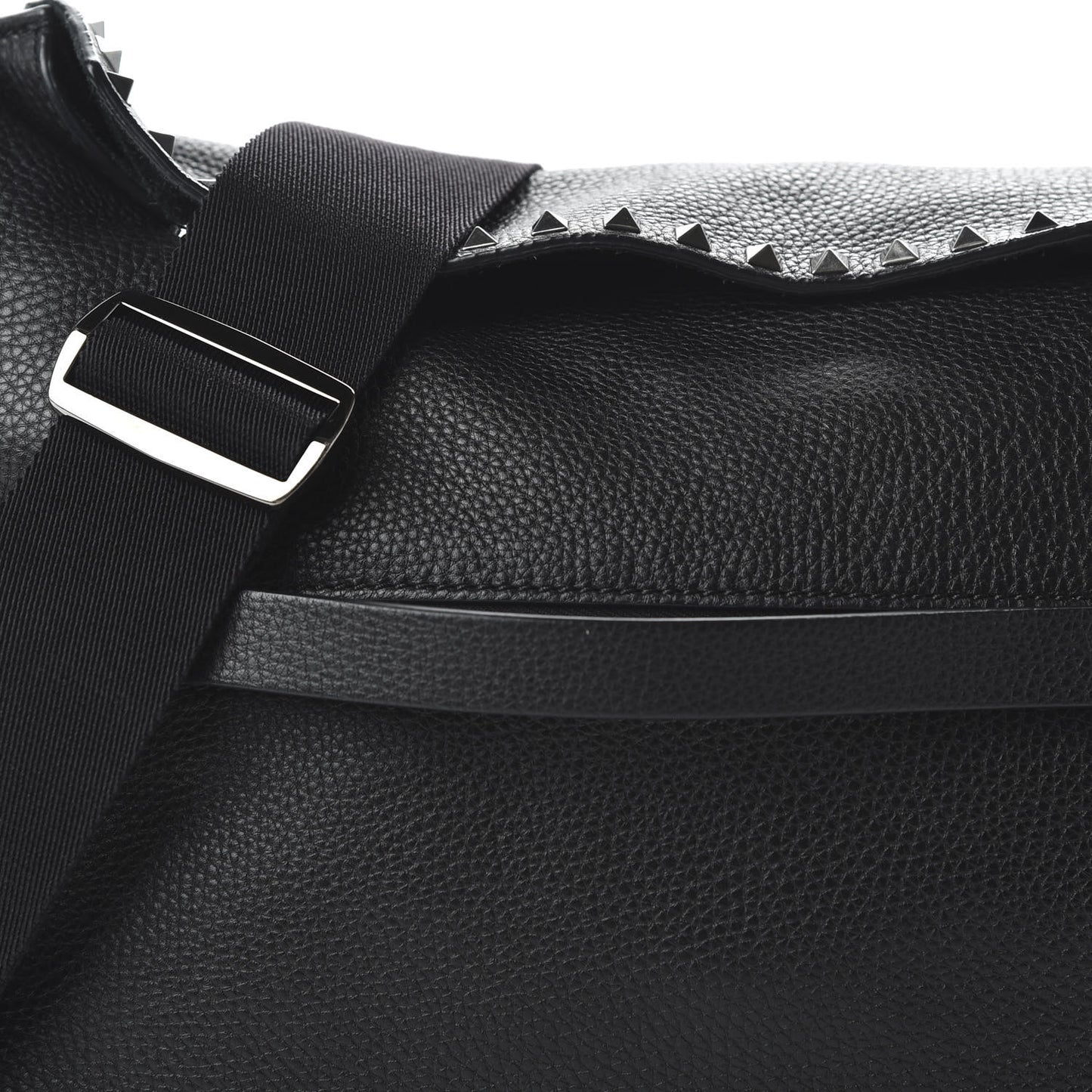 Pebbled Calfskin Rockstud Messenger Black