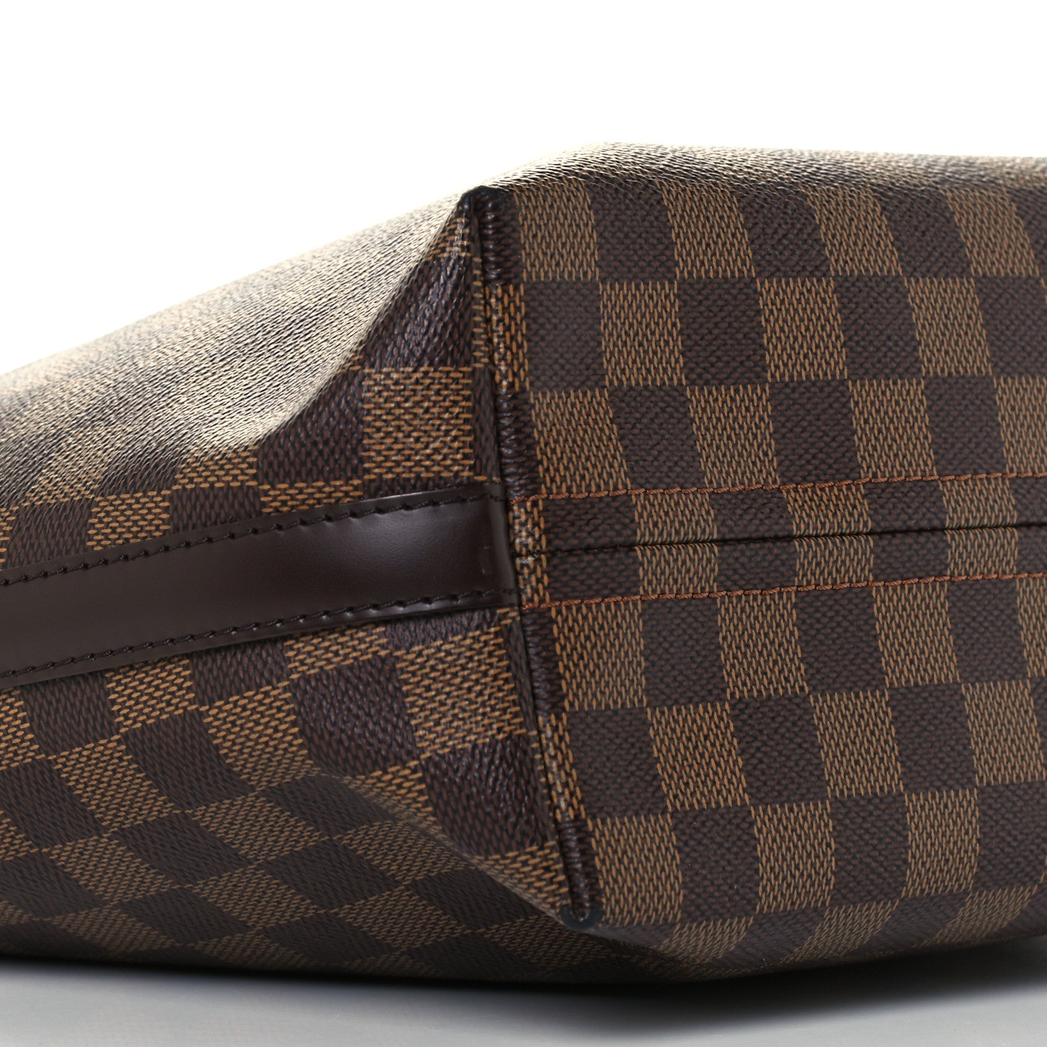 Louis Vuitton Damier Ebene Illovo MM 9 of 10