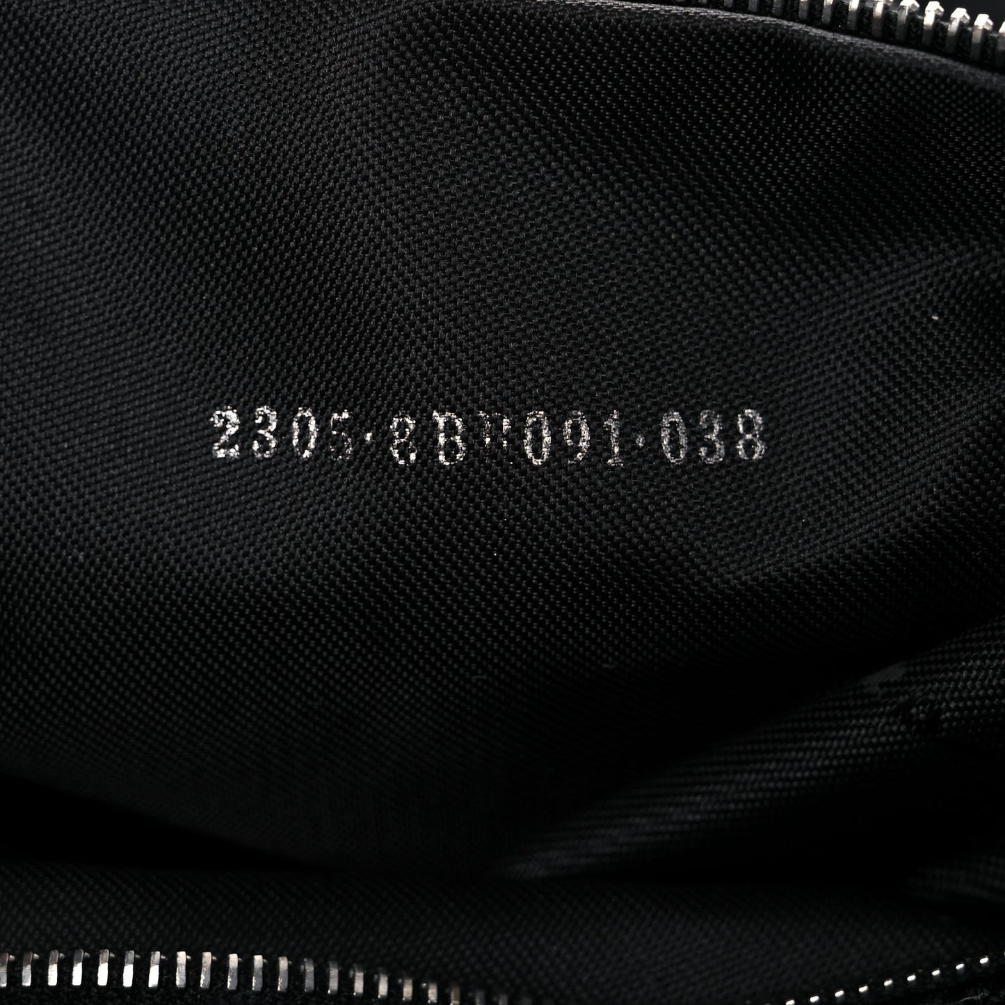Zucchino Vitello Shoulder Bag Black
