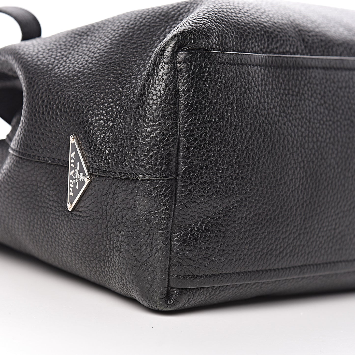 Vitello Daino Shoulder Bag Black